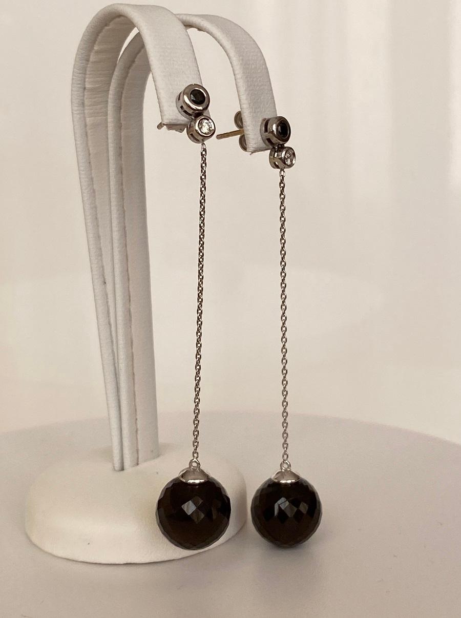 Contemporaneo Orecchini pendenti in oro bianco 18kt con quarzo nero, zircone nero e diamanti in vendita