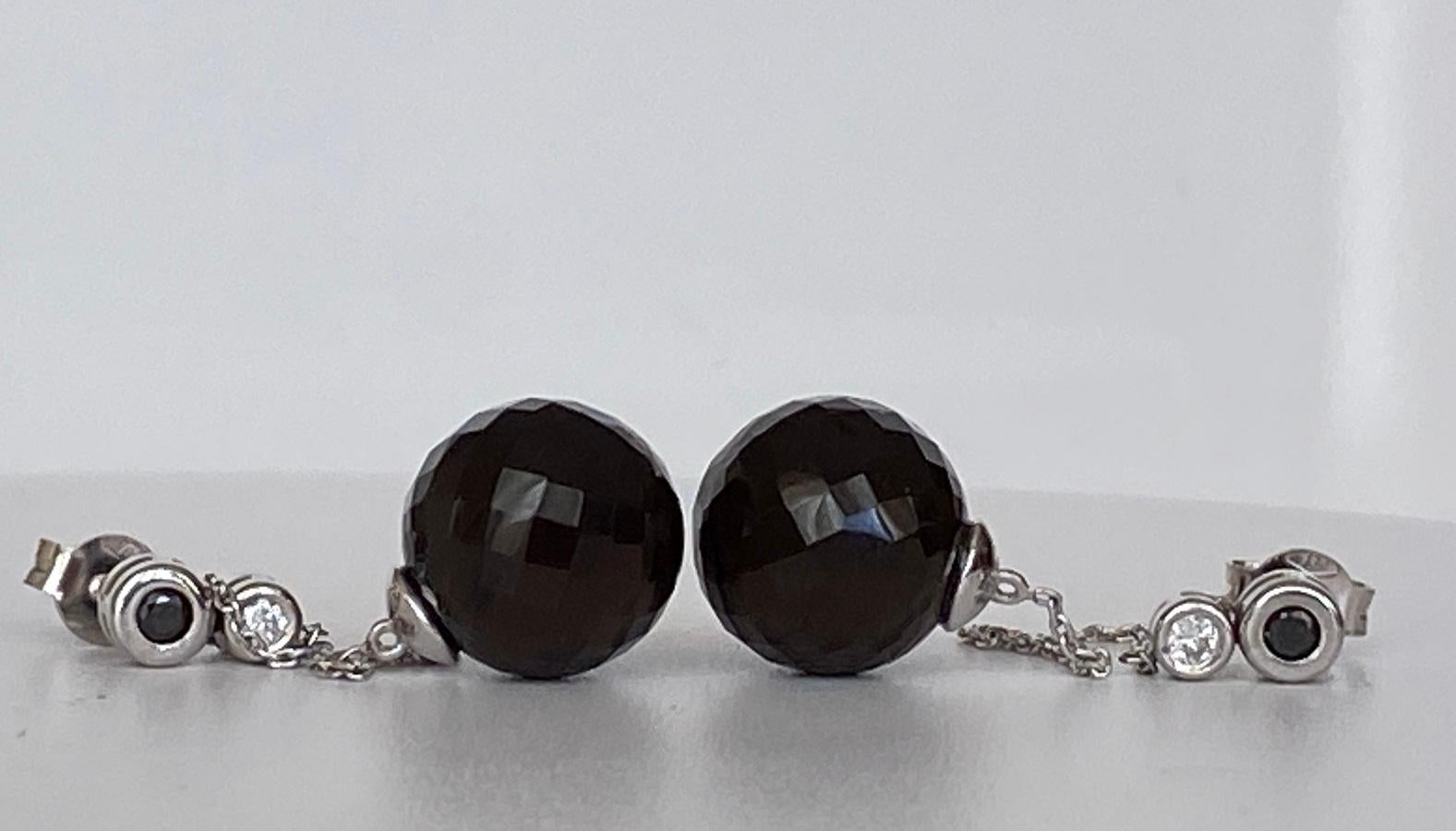 Orecchini pendenti in oro bianco 18kt con quarzo nero, zircone nero e diamanti in vendita 1