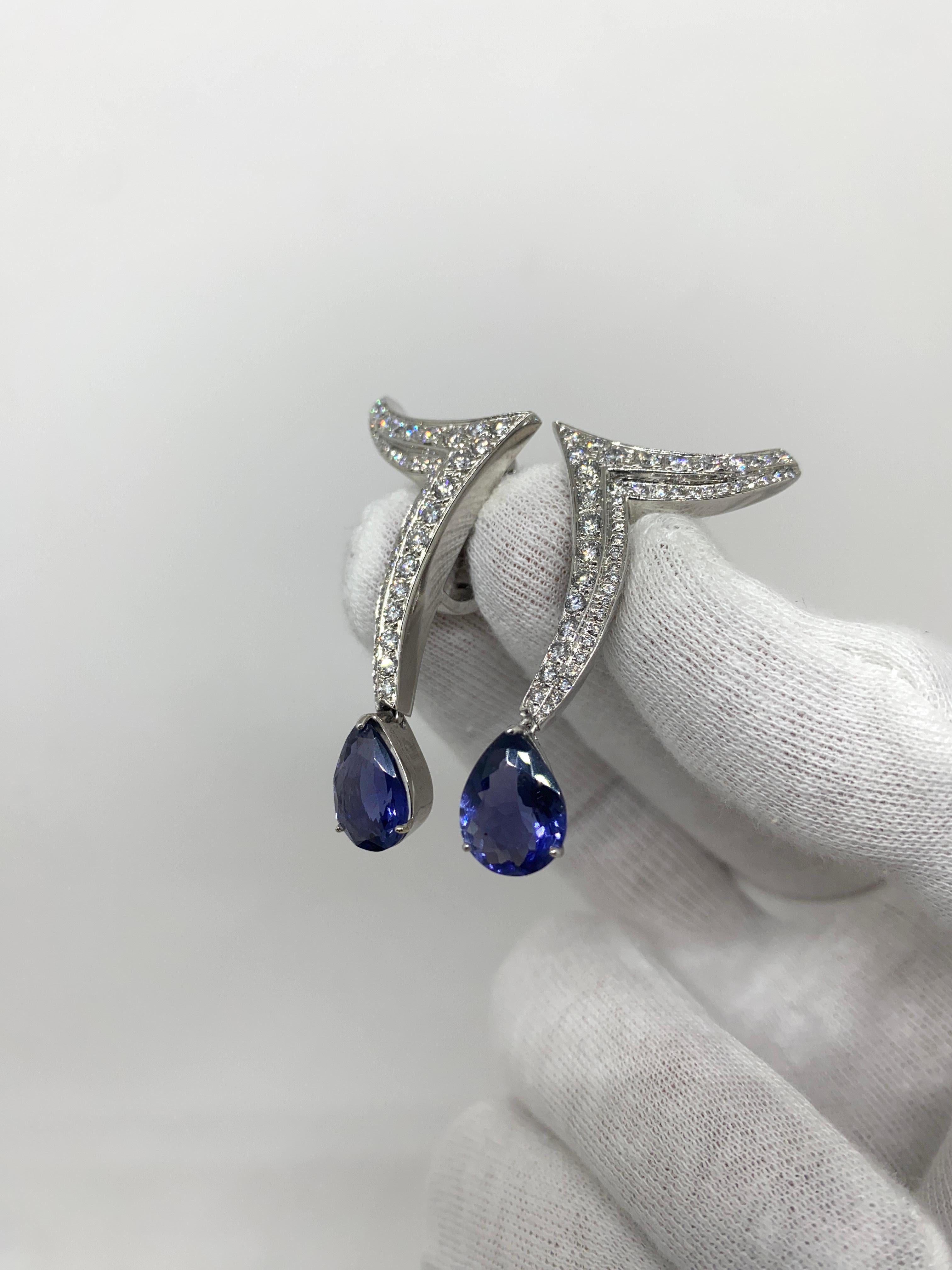 Brilliant Cut 18kt White Gold Earrings Drop-Cut 5.20 Ct Blue Iolites & White Diamonds 1.90 Ct For Sale