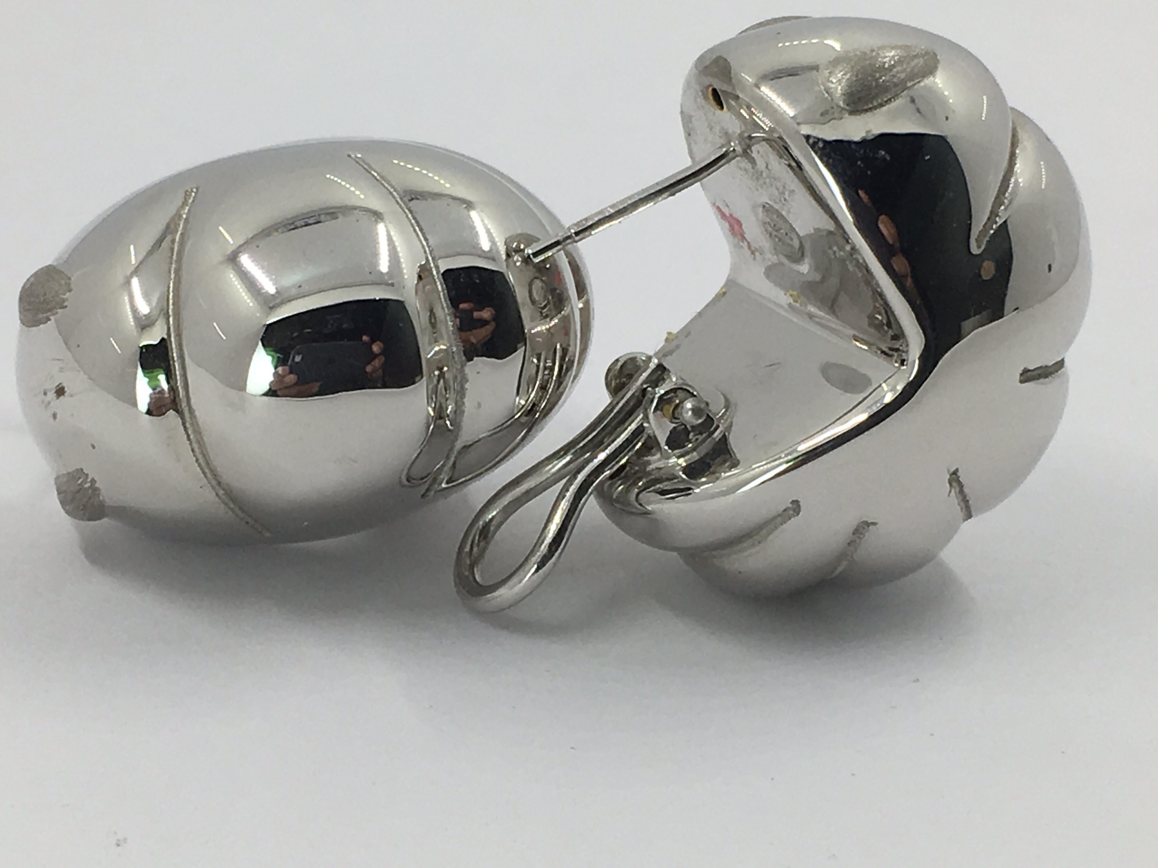 18 Karat White Gold Earrings In New Condition For Sale In Wilmington, DE