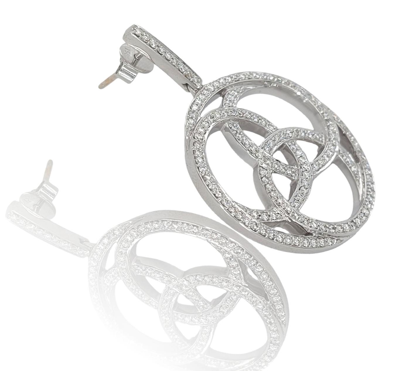 Women's or Men's 18 Karat White Gold Earrings with 1.64 Carat Brilliant Cut Diamonds For Sale