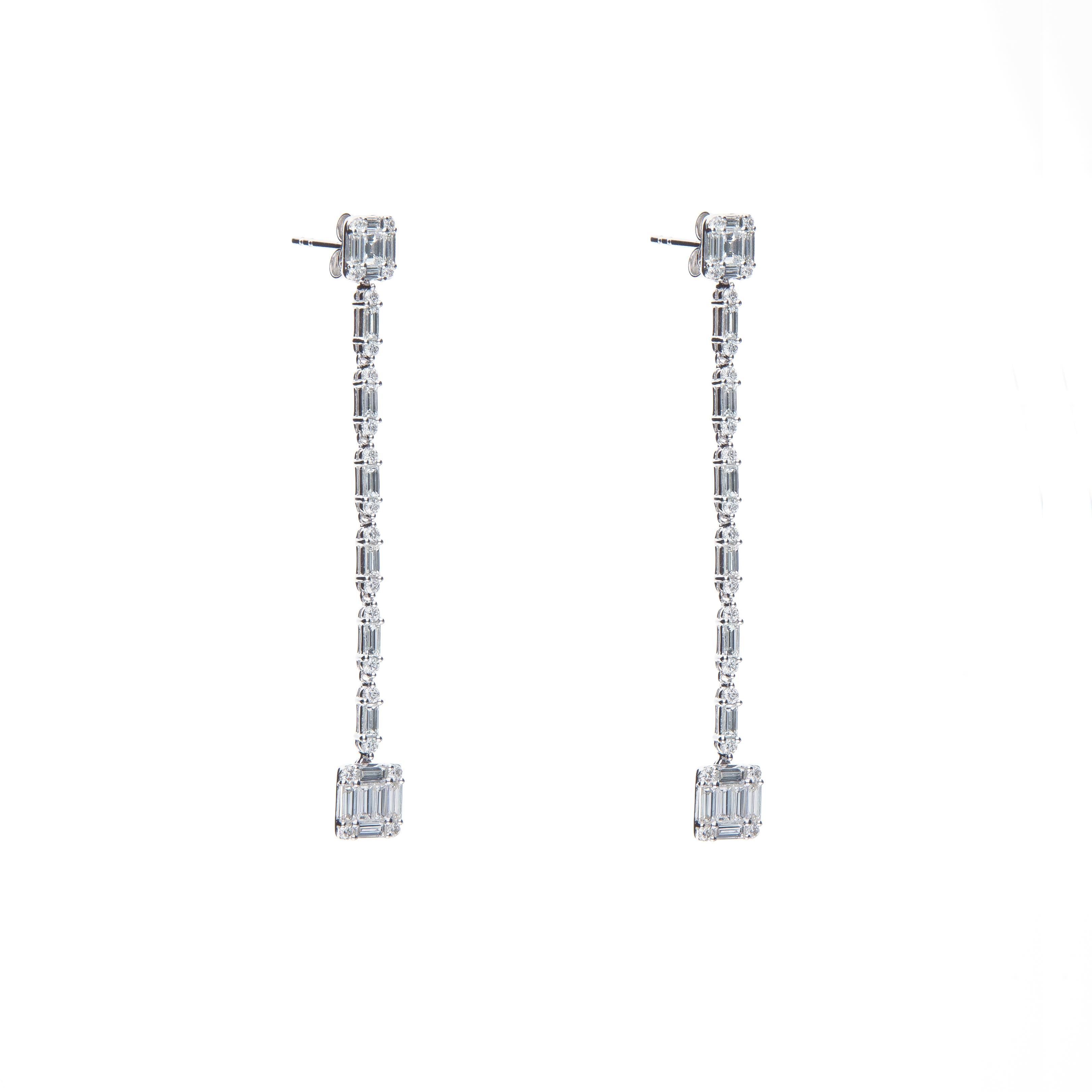 18 Karat White Gold Earrings with 74 Diamonds 2.22 Carat For Sale 1