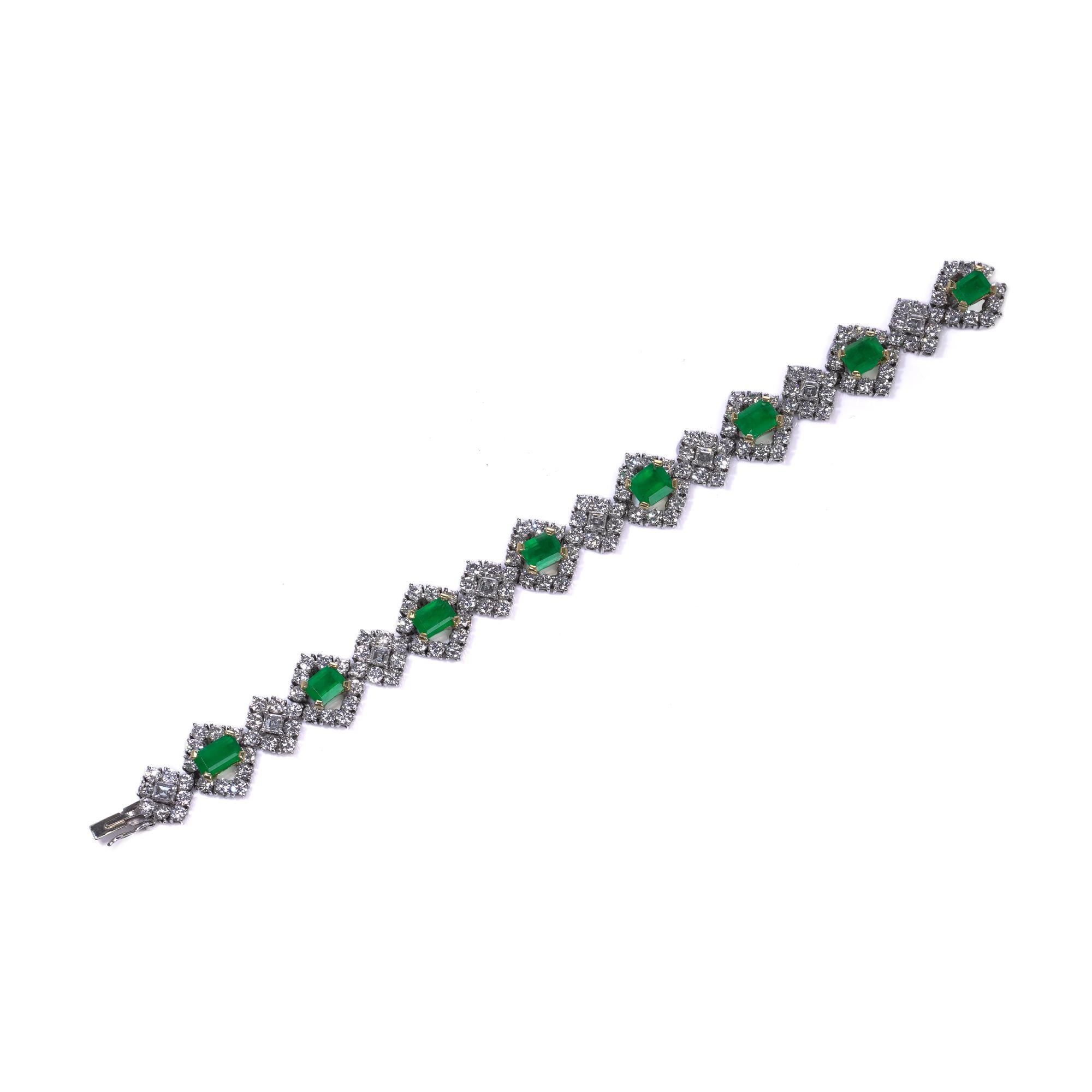 Bracelet en or blanc 18kt émeraudes et diamants - 8ct diamants, 4ct émeraudes Bon état - En vente à Braintree, GB