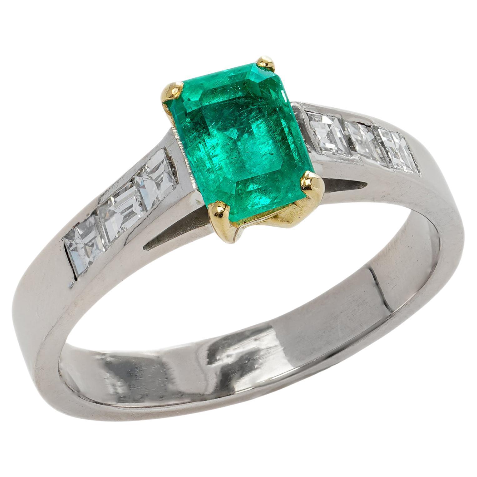 Classic Emerald Solitaire Ring in 18Kt Gold and a Crown of Baguettes ...