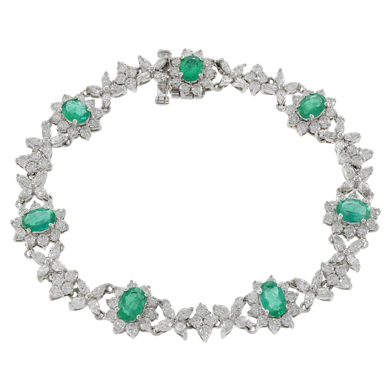 18kt White Gold Emerald Bracelet with Diamonds