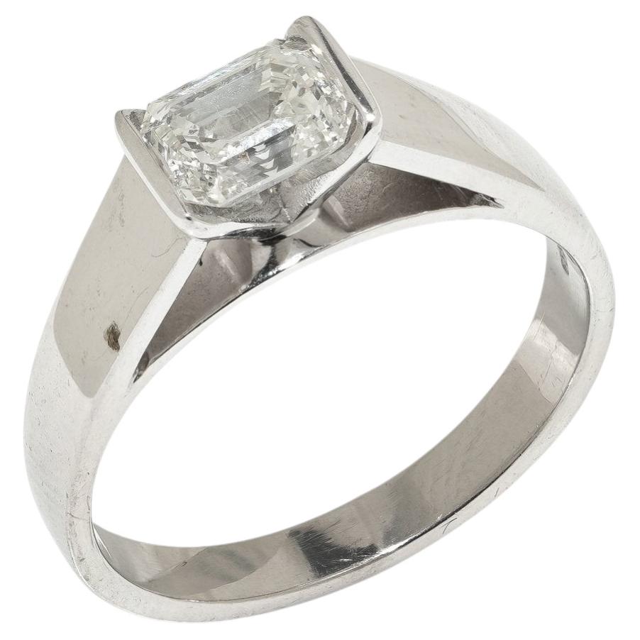 18KT White Gold Emerald Cut Diamond Ring For Sale