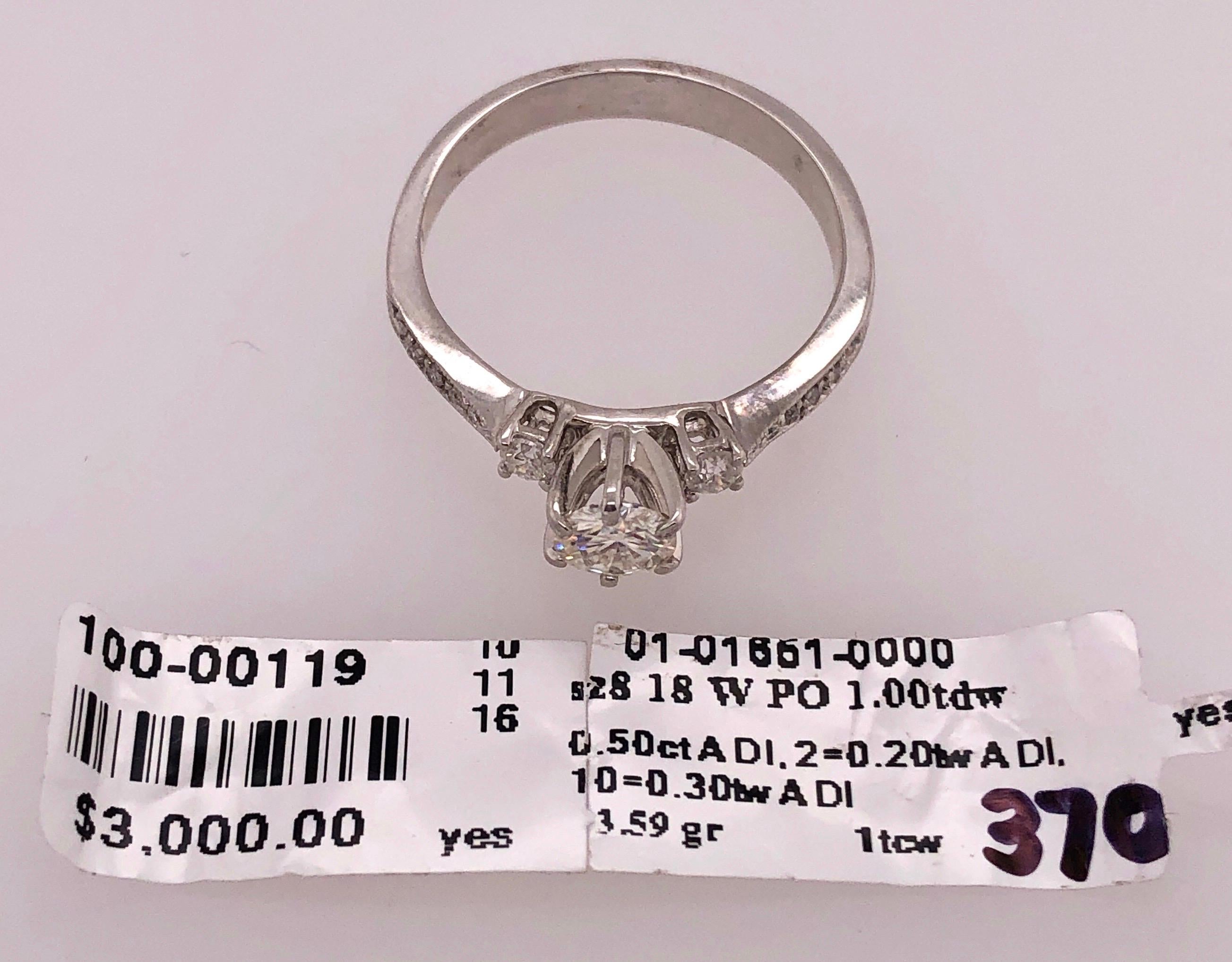18 Karat White Gold Engagement Ring 1.00 Total Diamond Weight For Sale 8