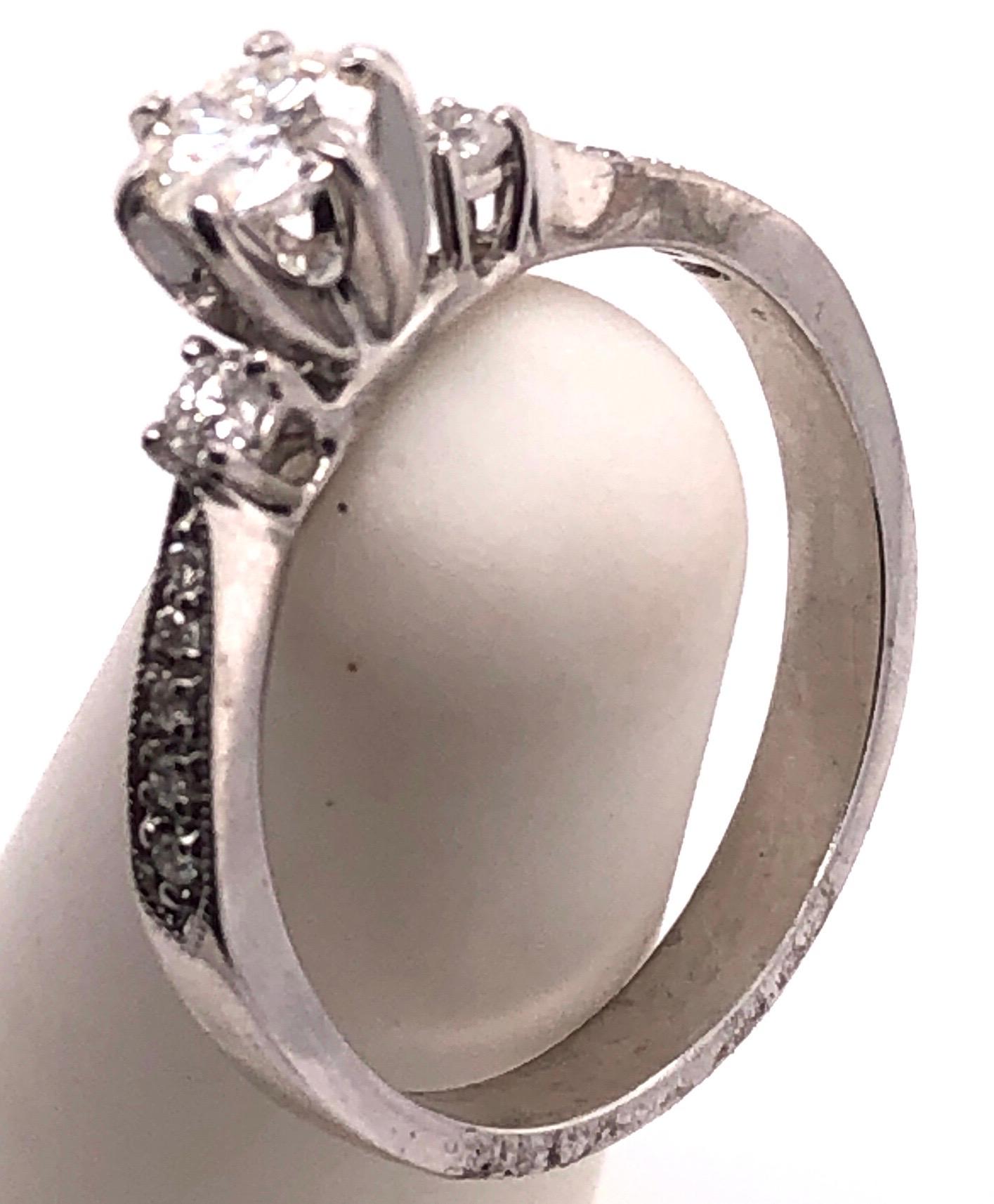 18 Karat White Gold Engagement Ring 1.00 Total Diamond Weight For Sale 1