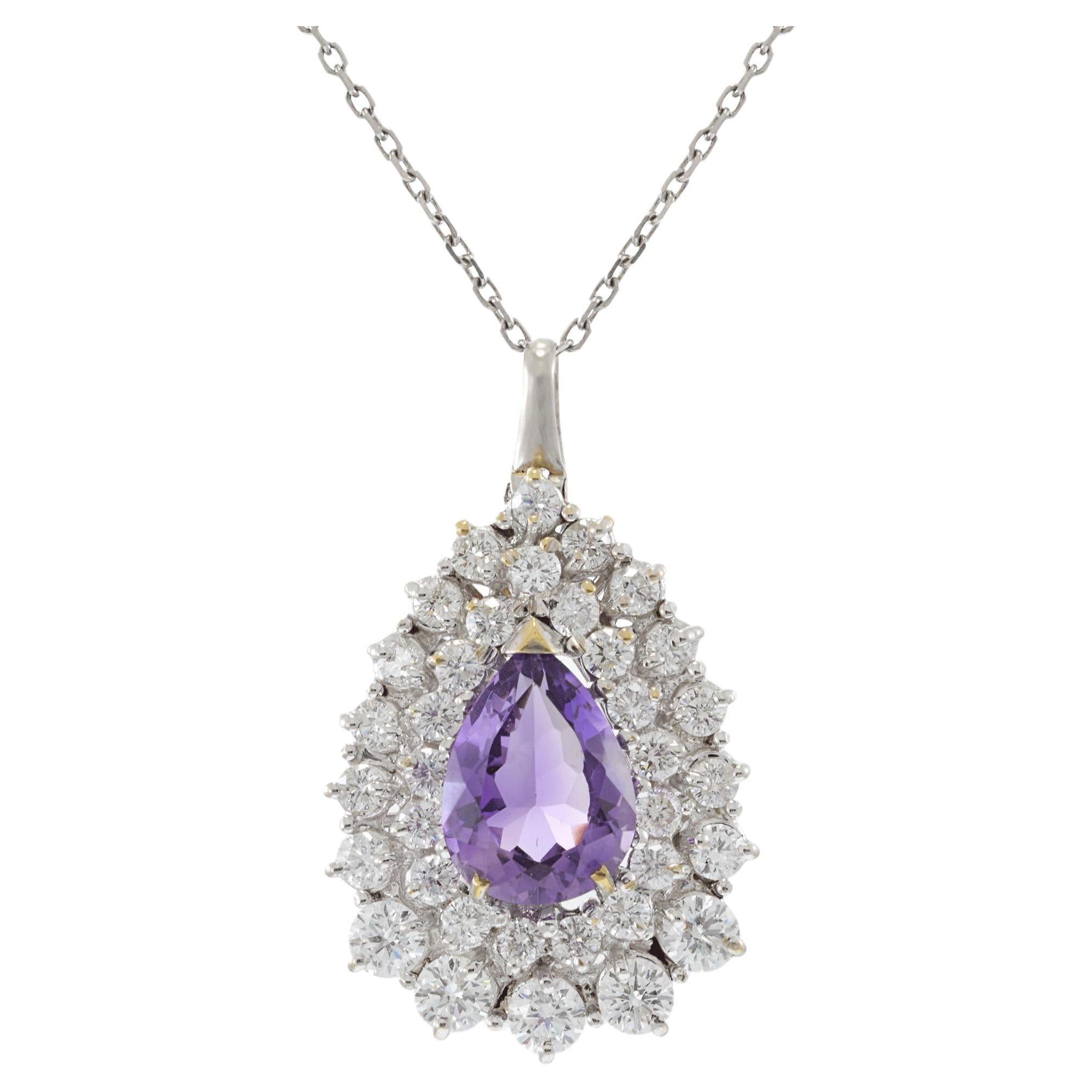 Collana con ciondolo a grappolo in oro bianco 18KT con ametista taglio pera e diamante