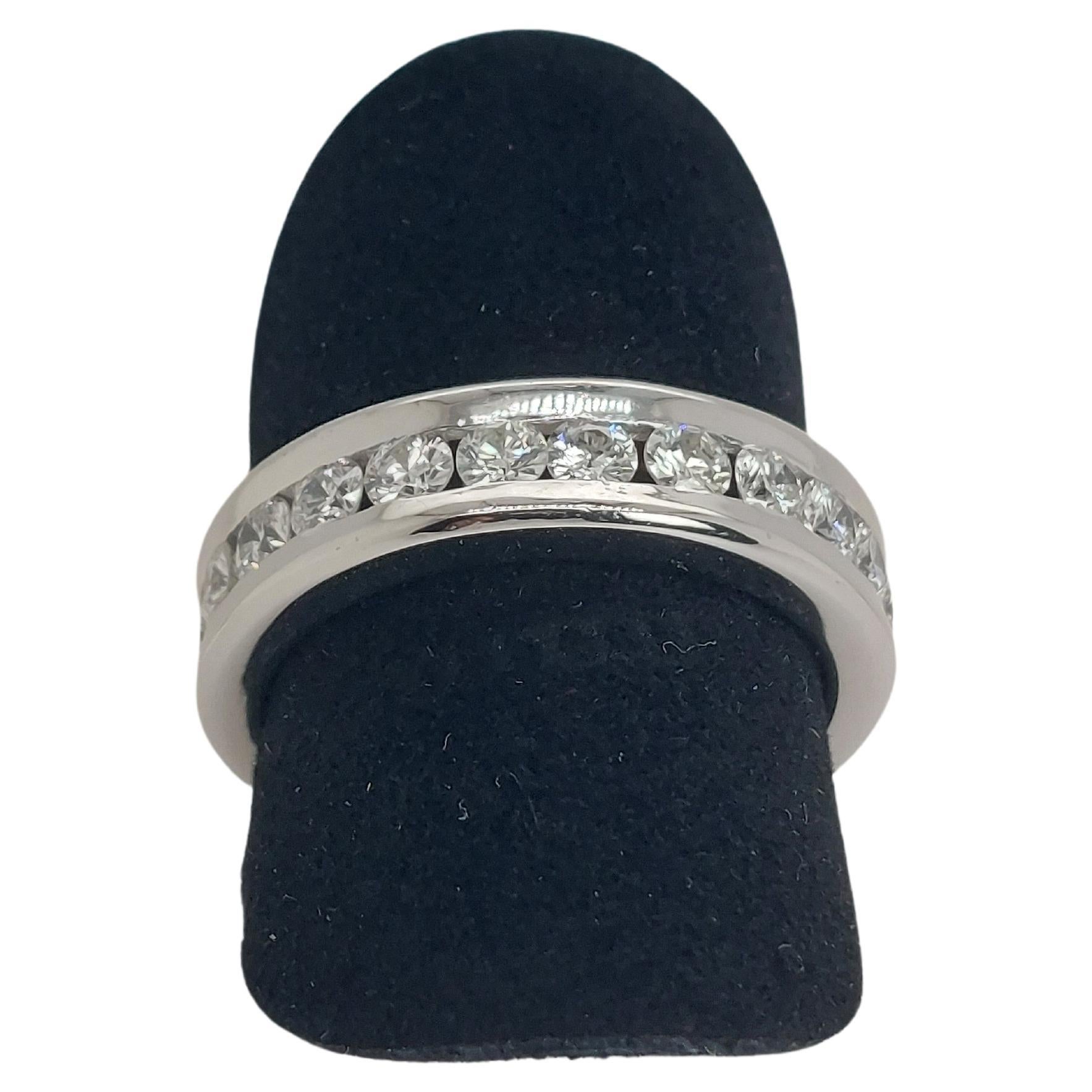18kt White Gold Eternity Ring 23 Diamonds, Each Diamond 0.07ct=1.61 Ct In New Condition For Sale In Antwerp, BE