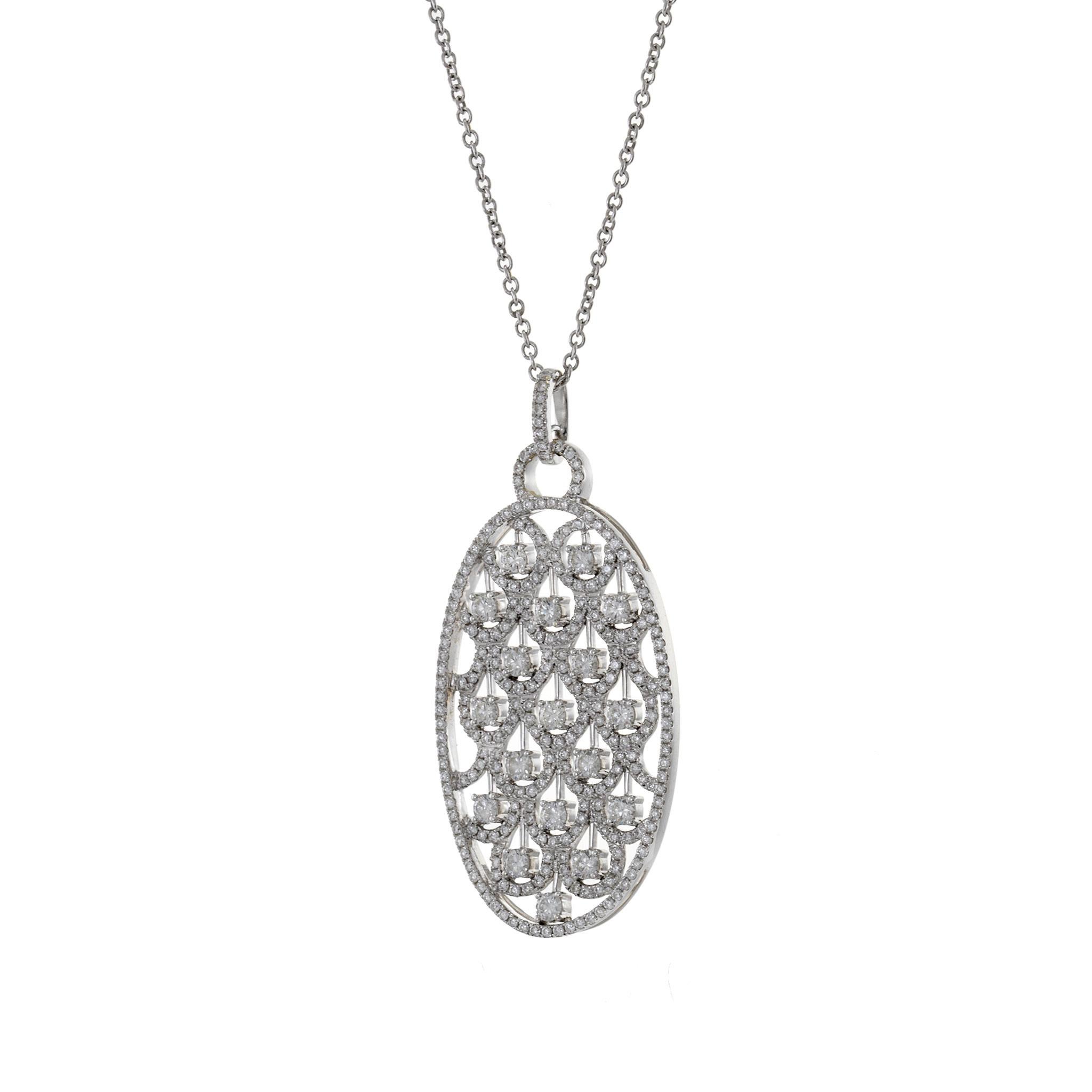 Moderno Ciondolo con diamante ovale fantasia in oro bianco 18 carati in vendita