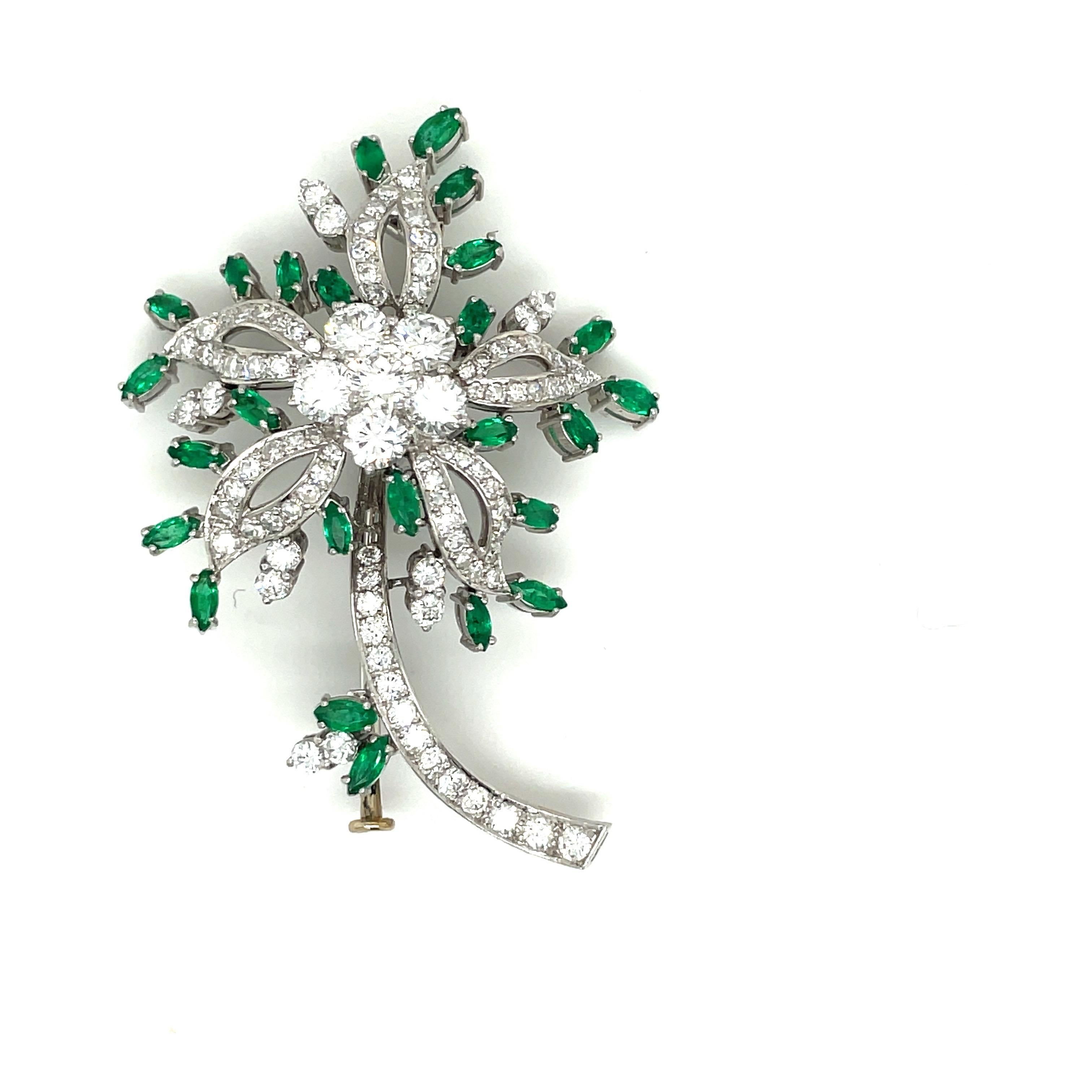 18Kt White Gold Flower Brooch with 2.94 Ct Diamonds and 1.60 Ct Emeralds In New Condition For Sale In New York, NY