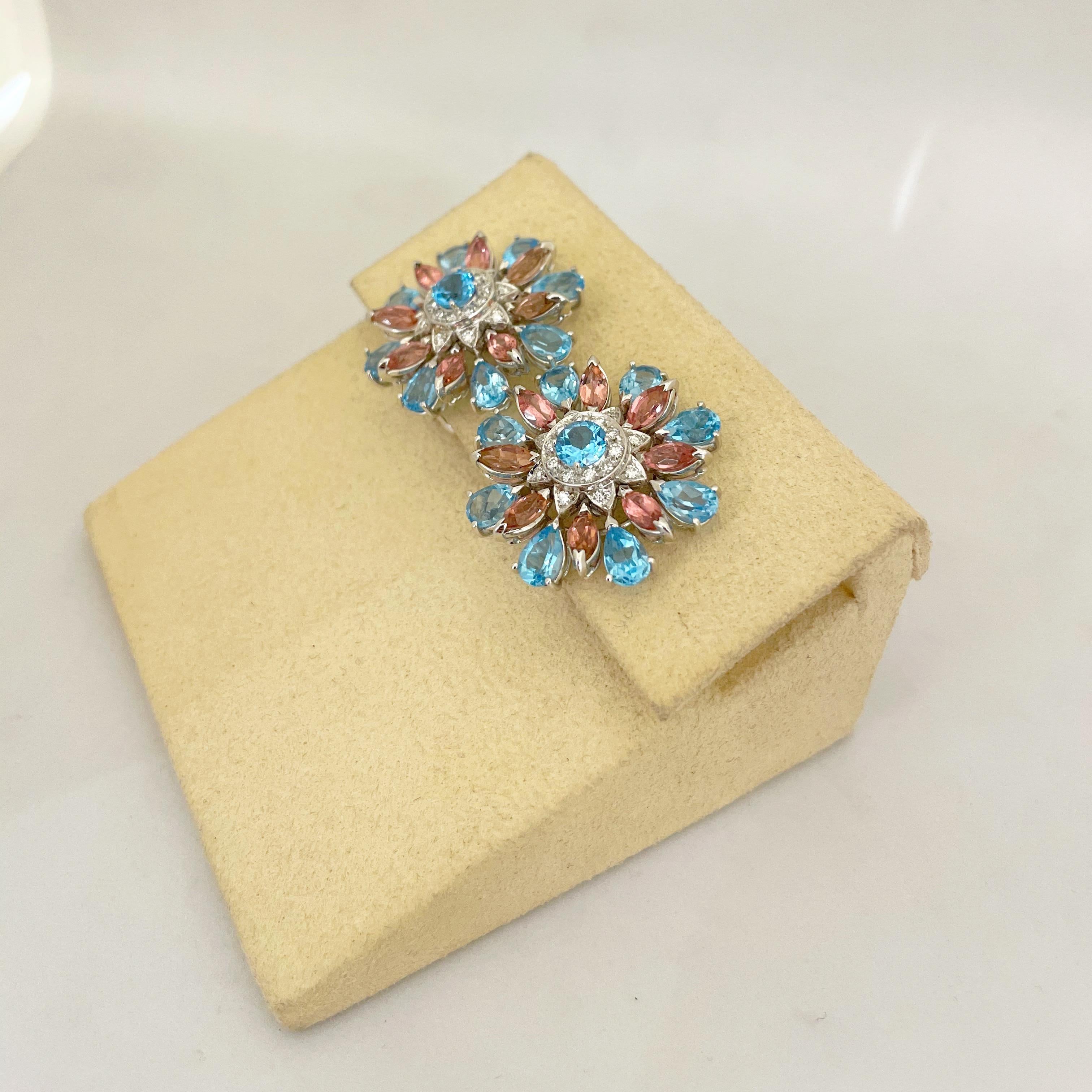 da uomo o donna Orecchini a fiore in oro 18 carati con topazio blu, tormalina rosa e diamanti in vendita