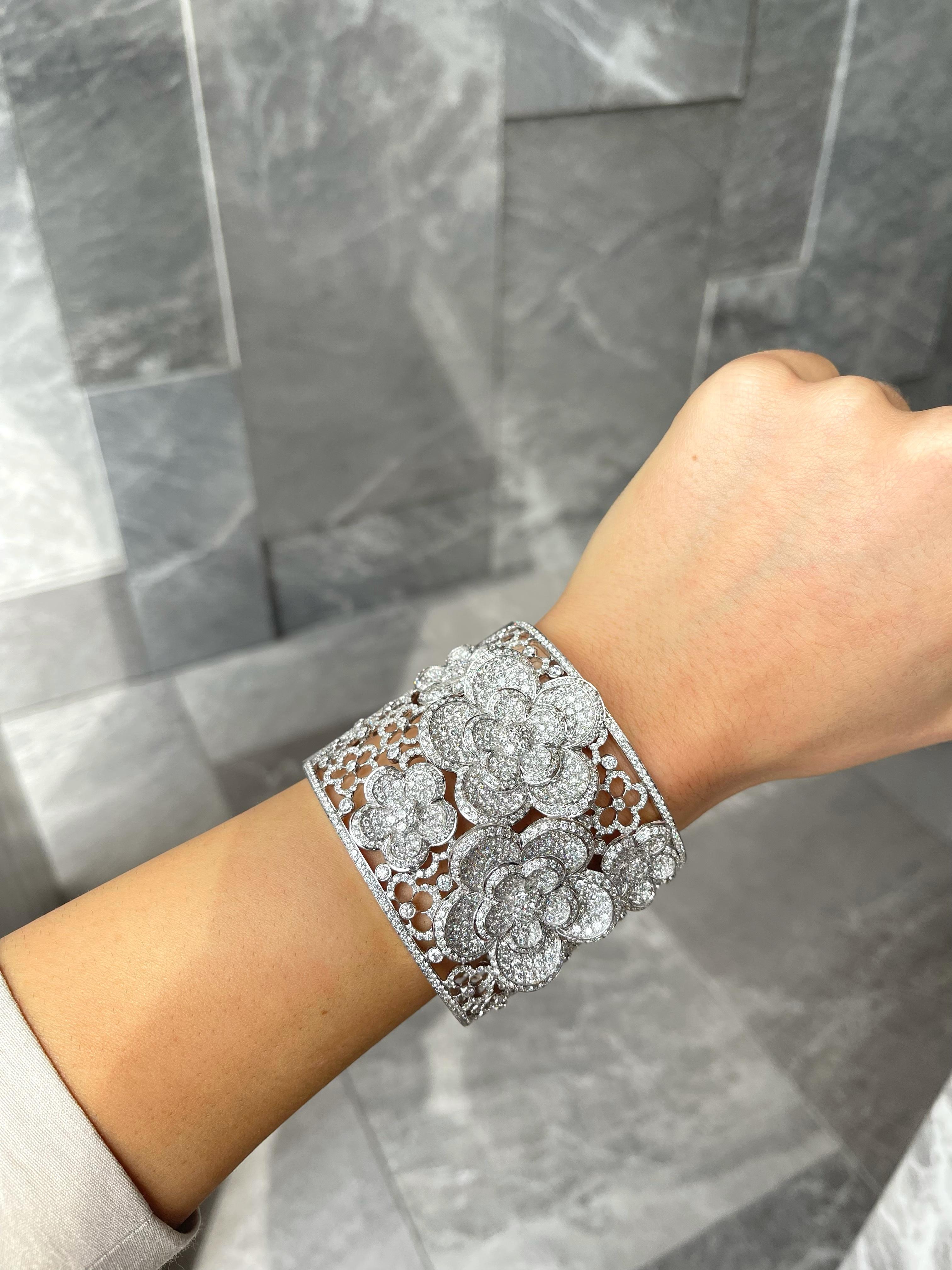 Women's 18kt White Gold Flower Pavé Diamond Cuff Bracelet For Sale