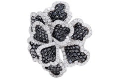 18kt White Gold Flower Ring with 3.13ct Brilliant Cut, 3.35ct Black Diamonds