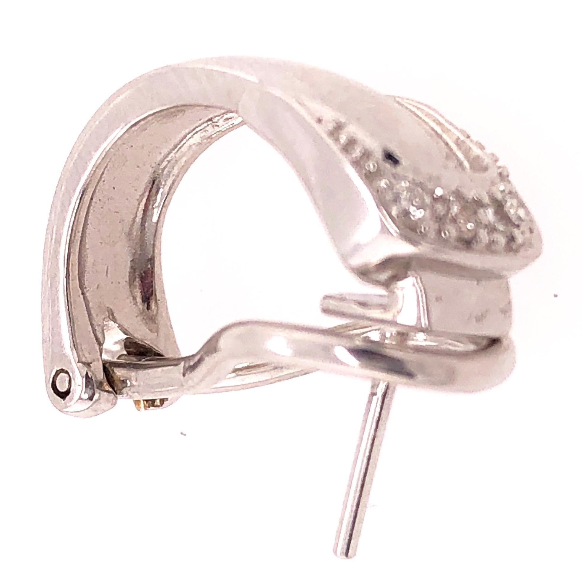 18 Karat Weißgold Französische Klappbrisur-Ohrringe mit Diamanten Damen im Angebot