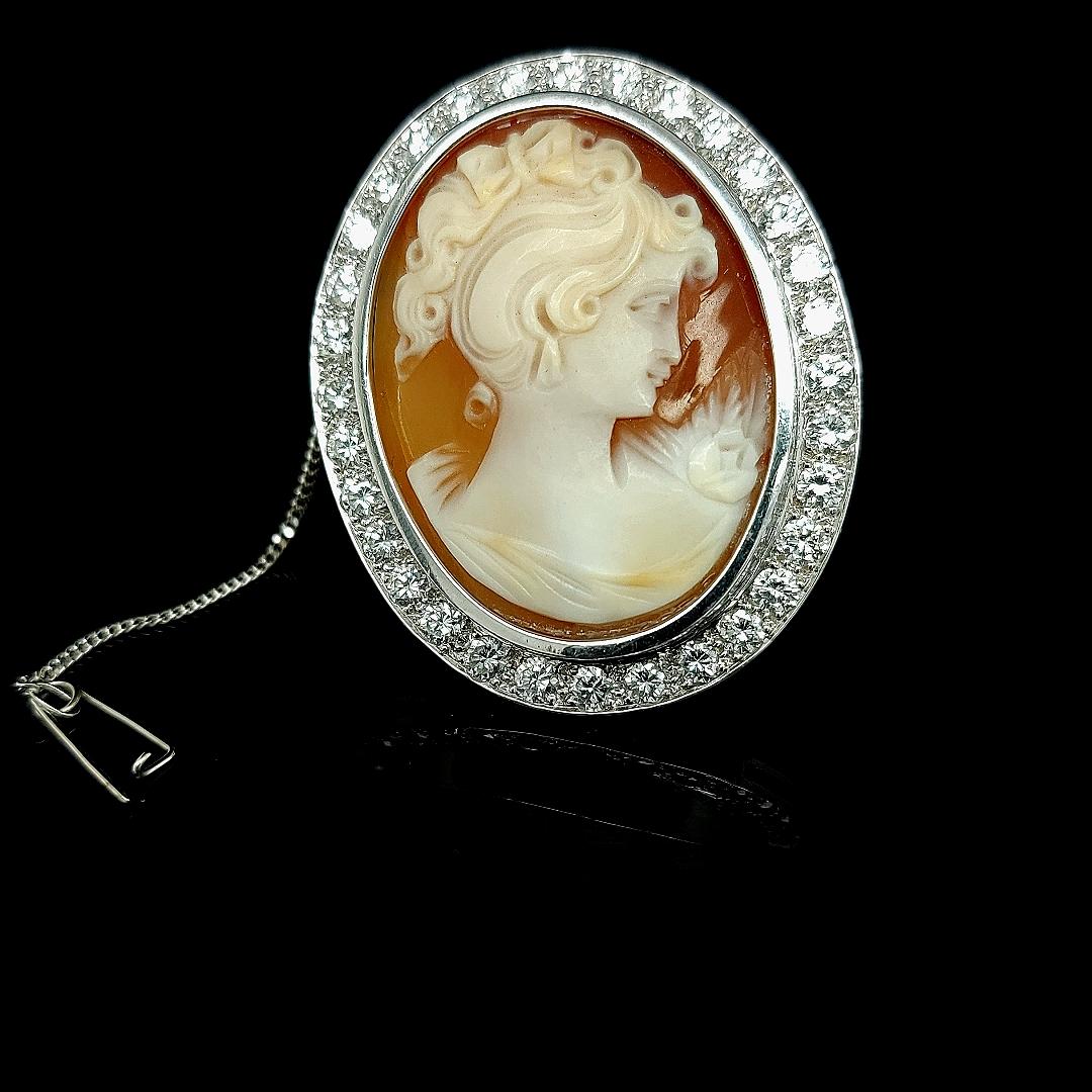 18kt White Gold French Victorian Style Cameo Brooch with Large Diamonds For Sale 3