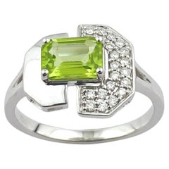 18KT Weißgold Geometrischer Peridot Halo Ring