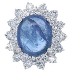 Bague halo en or blanc 18 carats, sertie de saphirs et de diamants