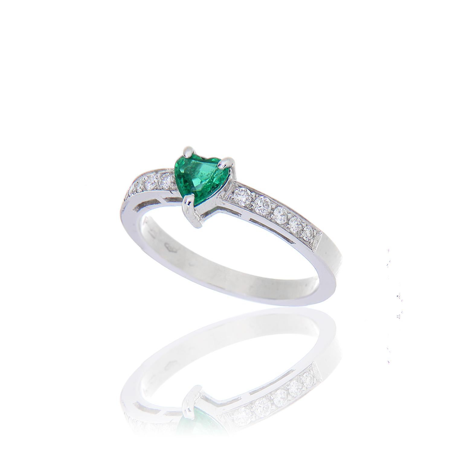 Heart Cut 18kt White Gold Heart Ring Emerald 0.38 Carat White Diamonds 0.17 Carat For Sale