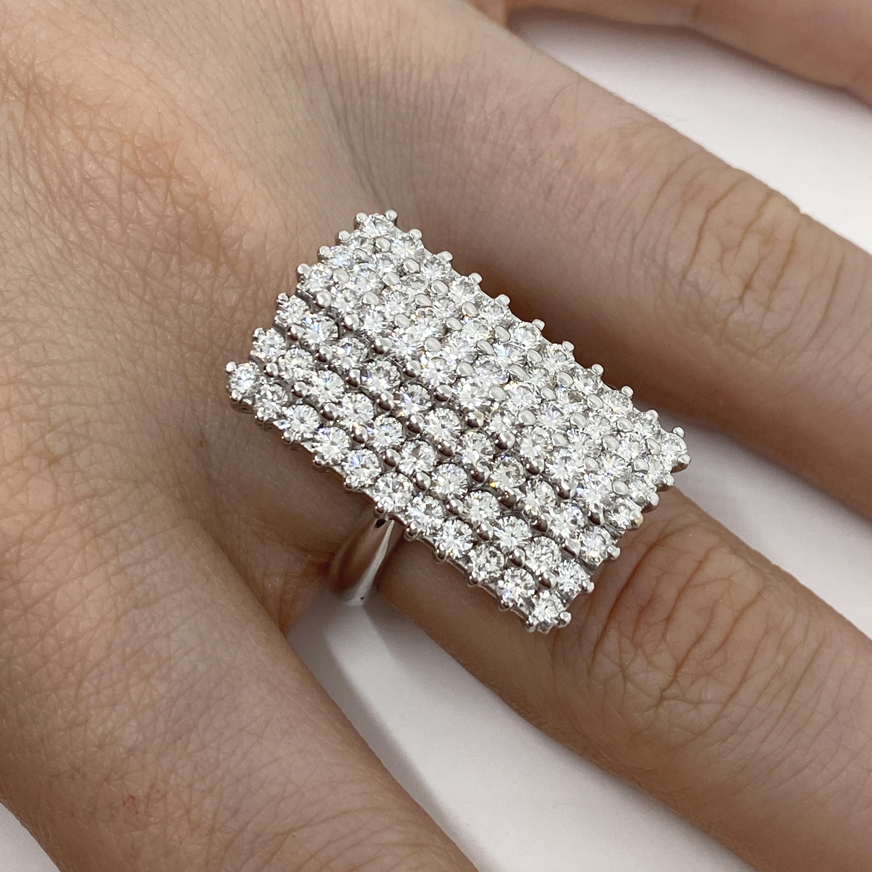 Ring made of 18kt white gold with white brilliant-cut natural diamonds for ct.3.65
-------------------------------------------------

Important Note : In order to speed up the publishing process of our vast inventory, this jewelry only features 1