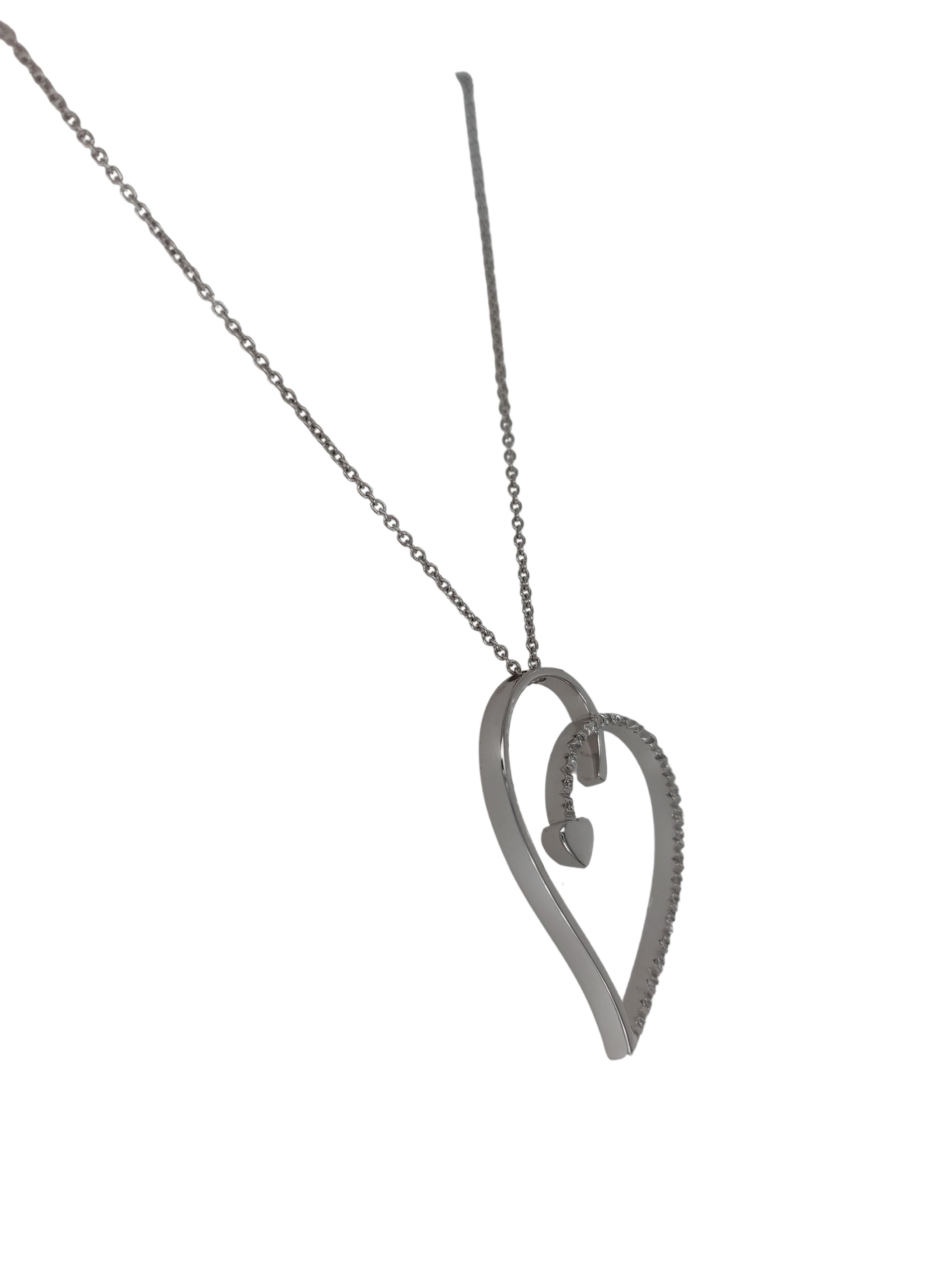 Brilliant Cut 18kt White Gold Kappadue Heart Shaped Necklace with 0.12ct Diamonds For Sale