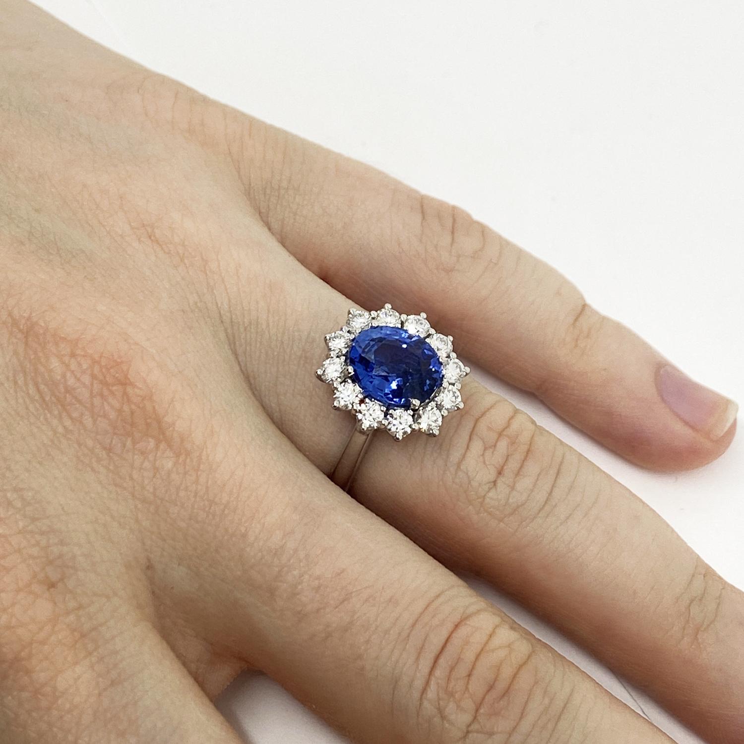 Ring made of 18kt white gold with natural brilliant-cut white diamonds for ct.0.87 and natural oval blue sapphire for ct.2.92
-------------------------------------------------

Important Note : In order to speed up the publishing process of our vast