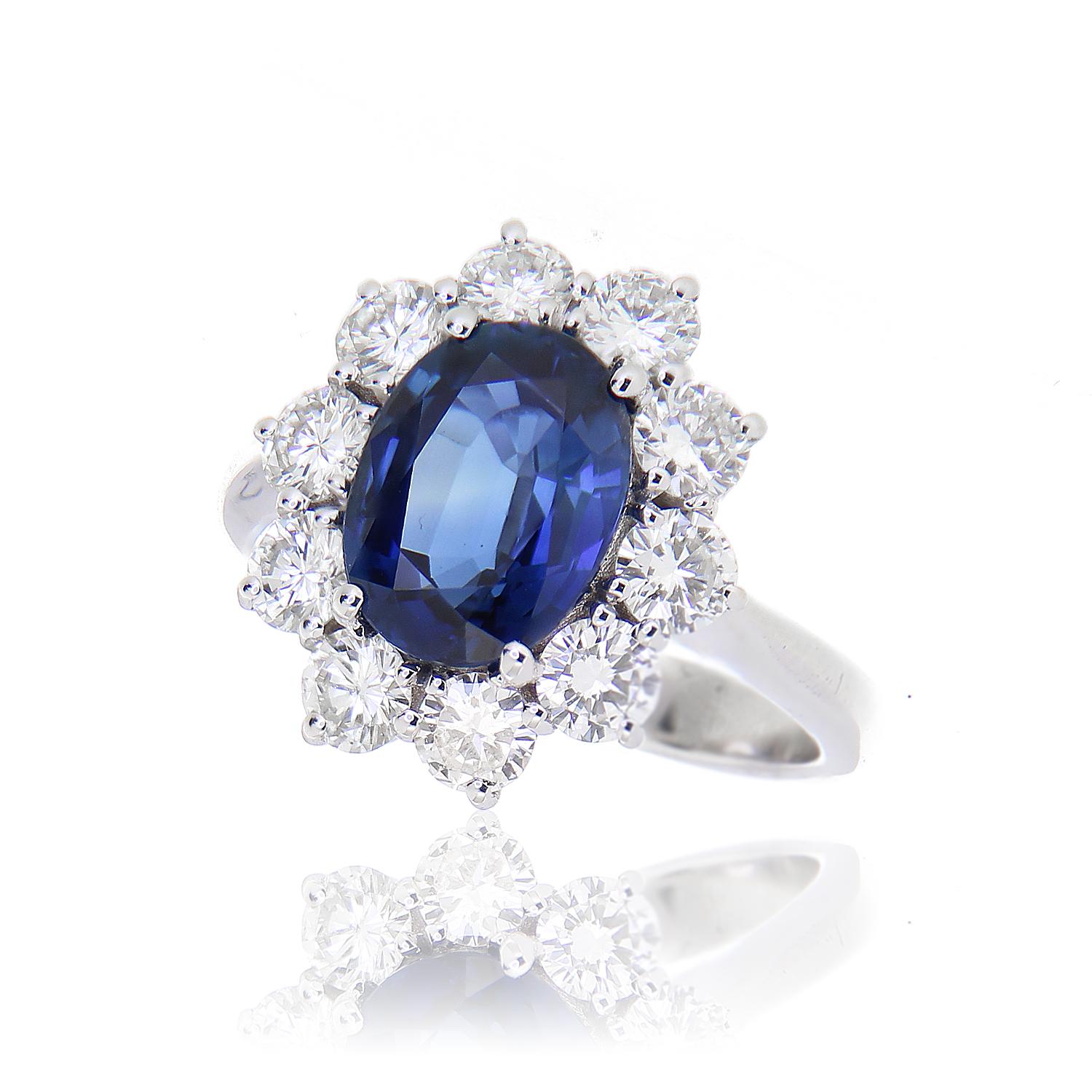 Women's 18 Kt White Gold Kate Ring Oval Blue Sapphire 2.90 Carat White Diamonds 1.33 Ct For Sale