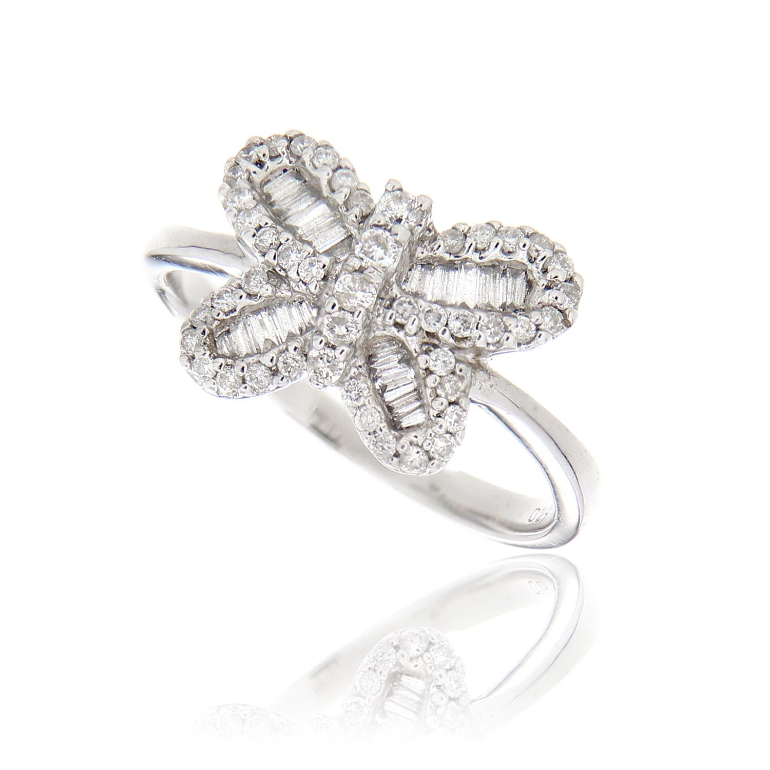 Women's 18Kt White Gold Little Butterfly Ring Baguette Brilliant White Diamonds 0.45 C For Sale