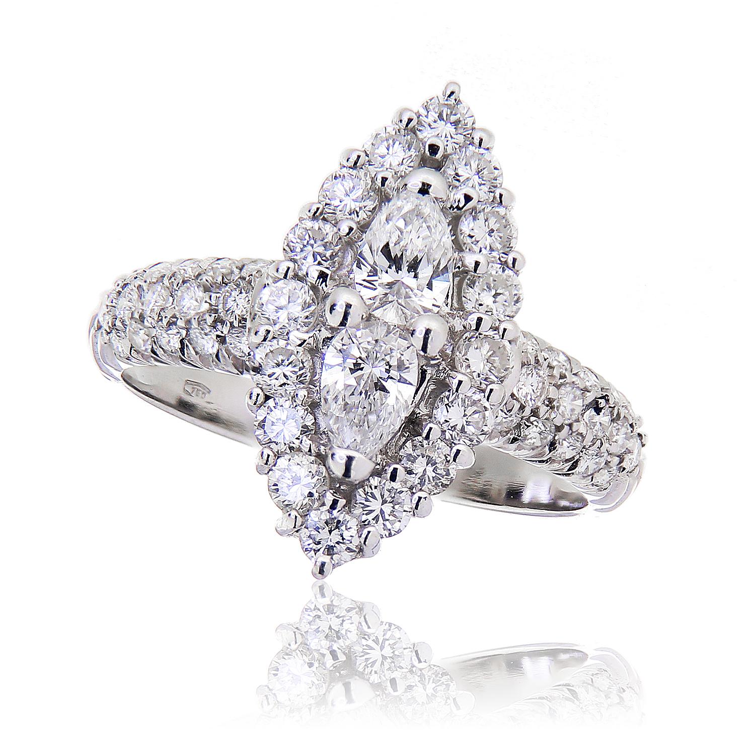 Women's 18 Karat White Gold Luxury Marquise Ring 1.13 Carat White Diamonds For Sale