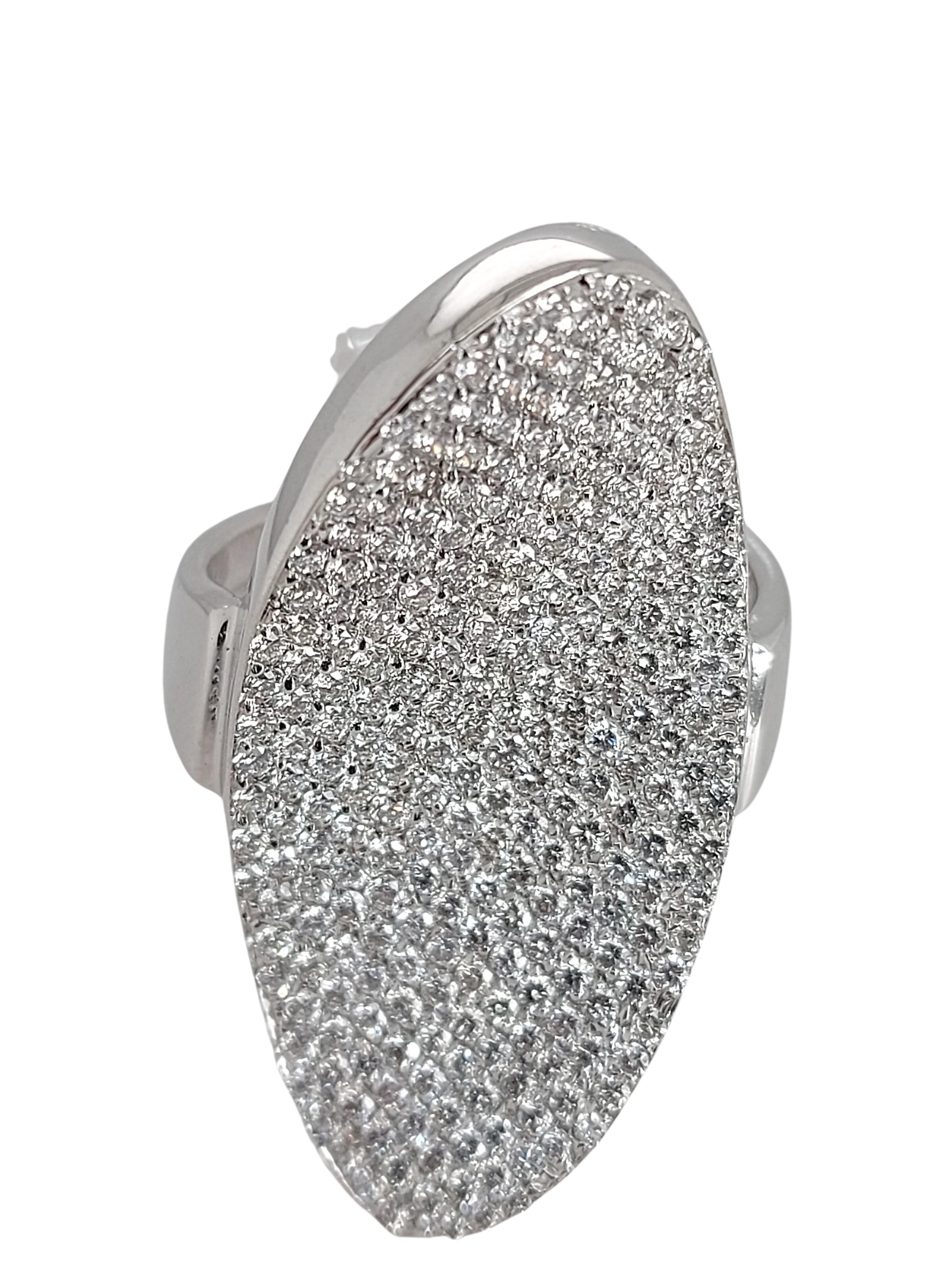 18kt White Gold Mattioli Hiroko Ring Pave Set with Diamonds In New Condition For Sale In Antwerp, BE
