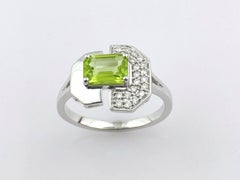 18KT White Gold Modernist Geometric Peridot Halo Ring