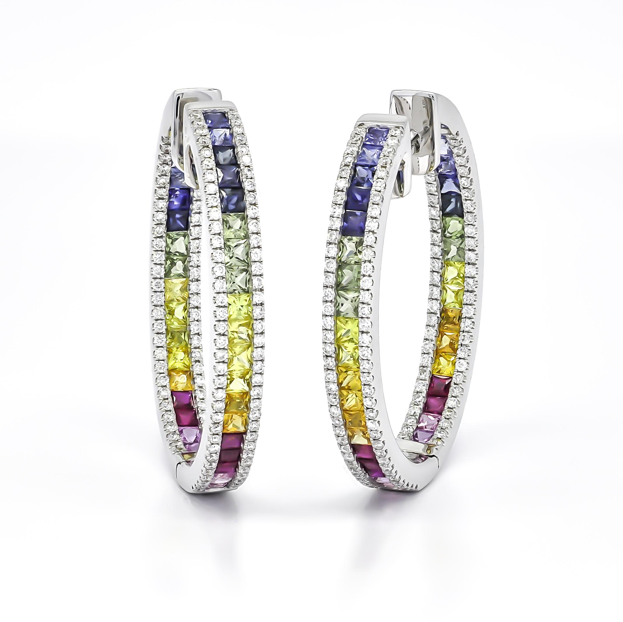 18KT White Gold Princess Rainbow Sapphire Round Diamond In-Out Hoops Earrings In New Condition For Sale In Antwerpen, BE