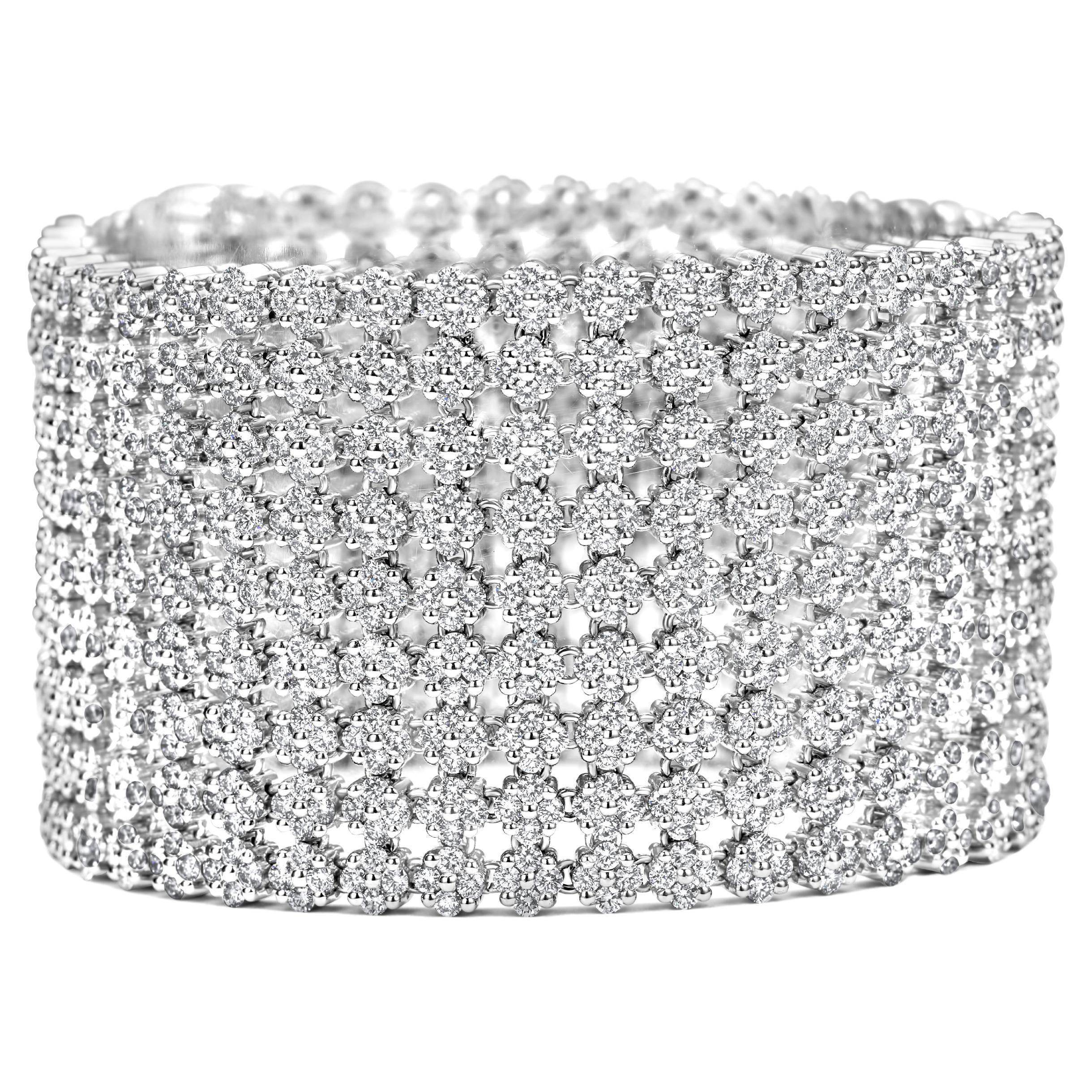 Bracelet tennis à plusieurs rangées en or blanc 18 carats avec 27 carats de diamants