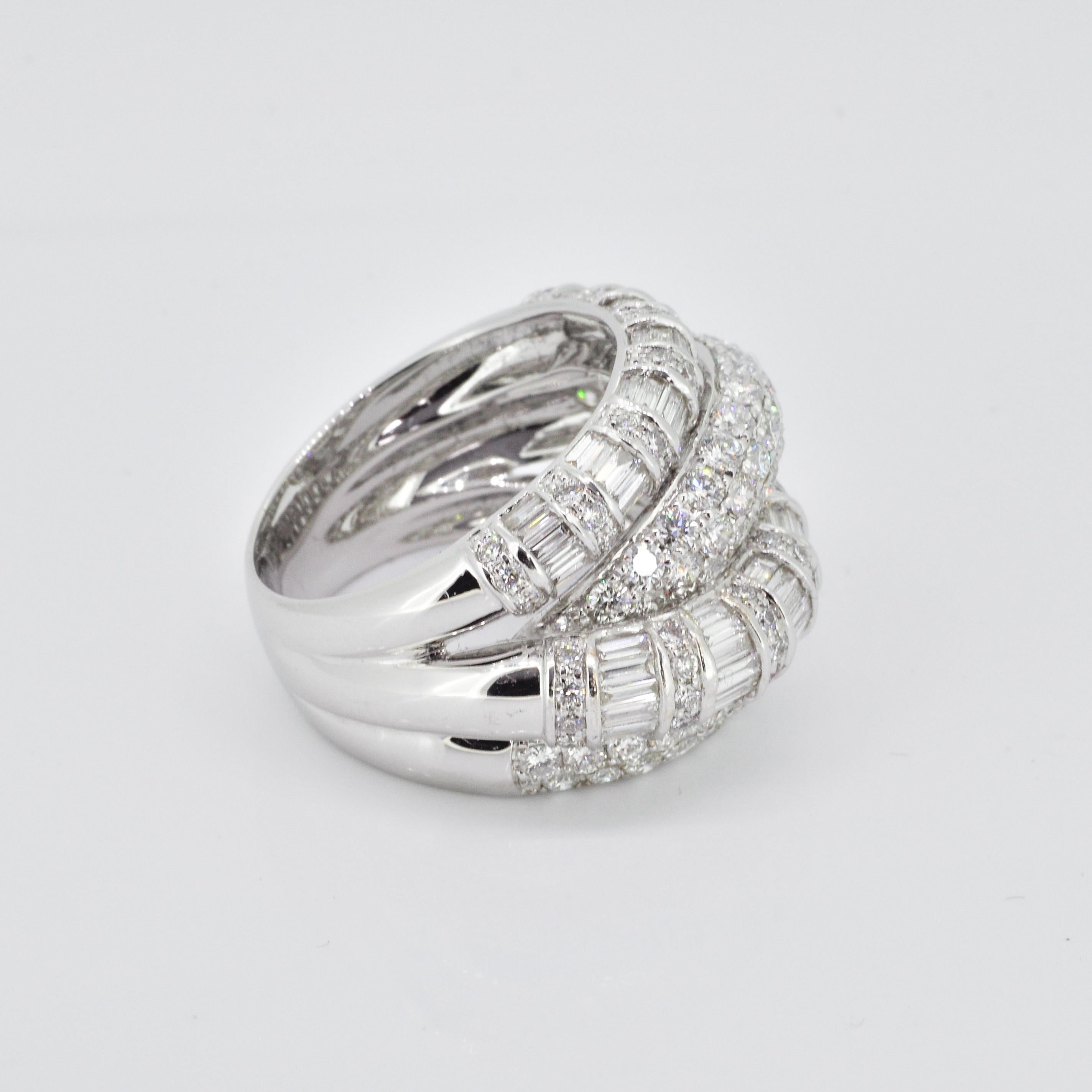 Natural Diamonds Ring 3.50CT 18Karat White Gold Fine Modern Party Ring In New Condition For Sale In Antwerpen, BE