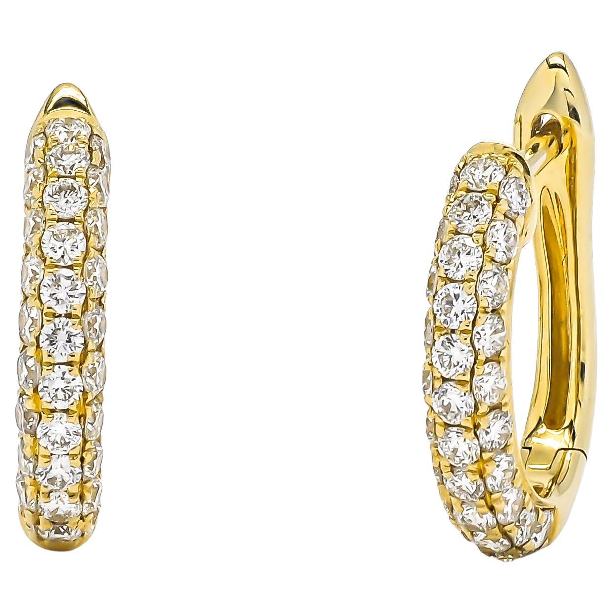 18kt White Gold Natural Diamonds Multi 3 Row Petite Half Hoop Huggie Earrings In New Condition For Sale In Antwerpen, BE