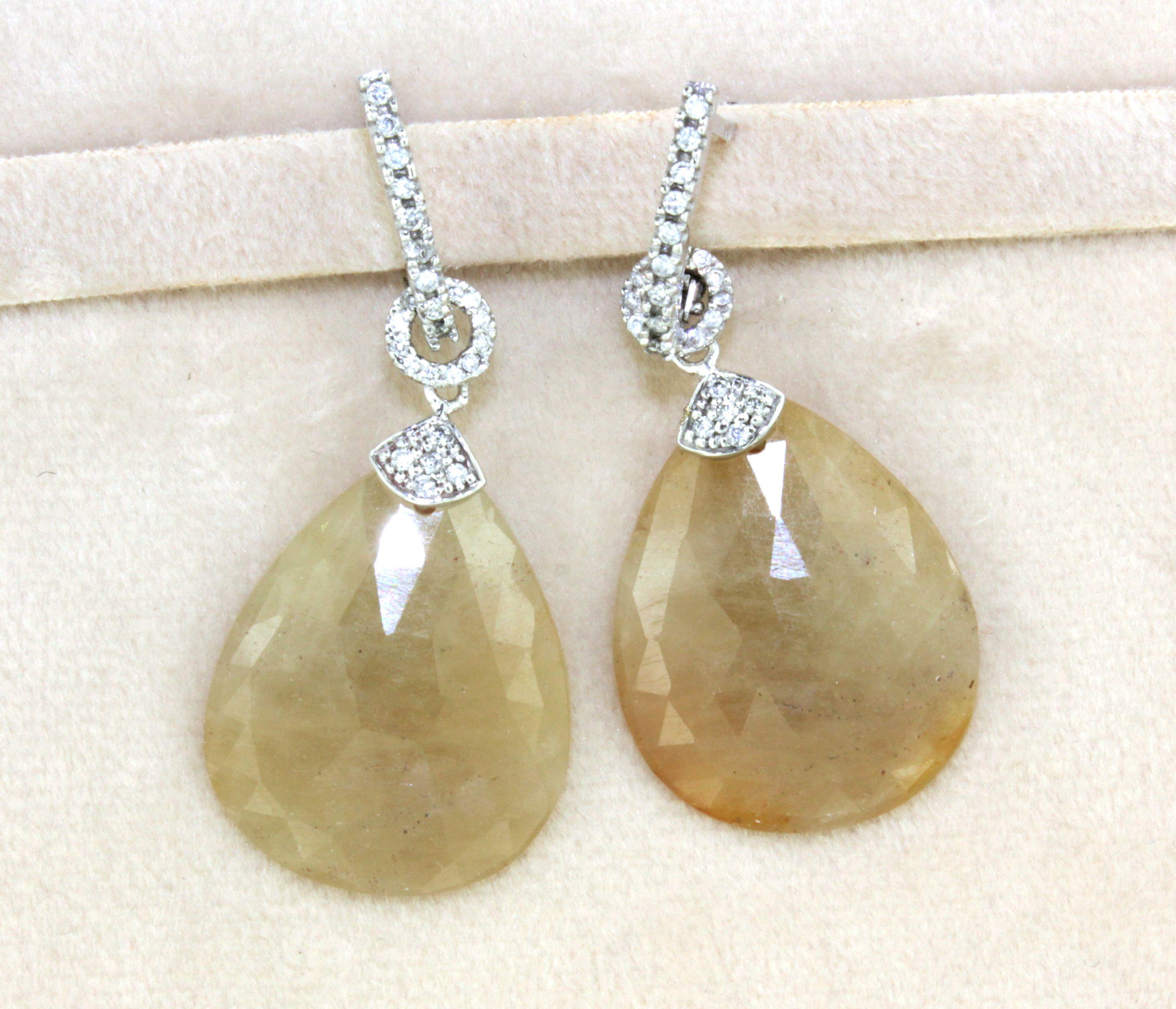 18Kt  Boucles d'oreilles à la mode en or blanc, pierres naturelles, saphir jaune, diamants blancs Unisexe en vente