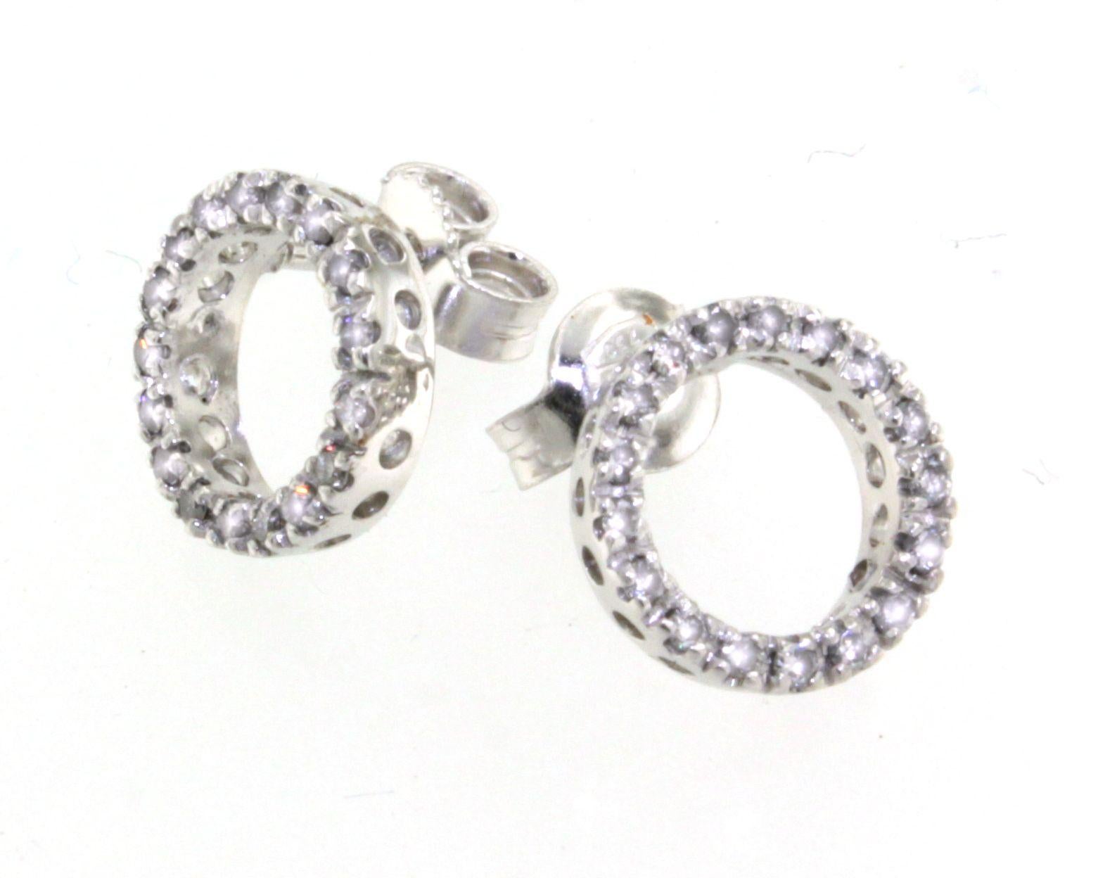 18Kt White Gold Natural White Diamonds Fashion Classic Stud Earrings For Sale 4