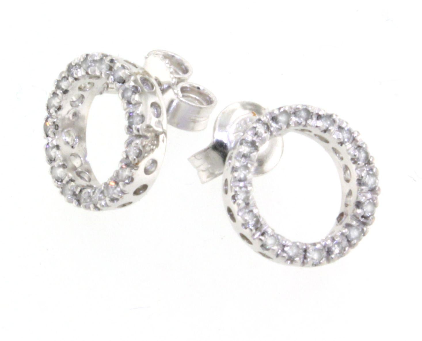 18Kt White Gold Natural White Diamonds Fashion Classic Stud Earrings For Sale 5