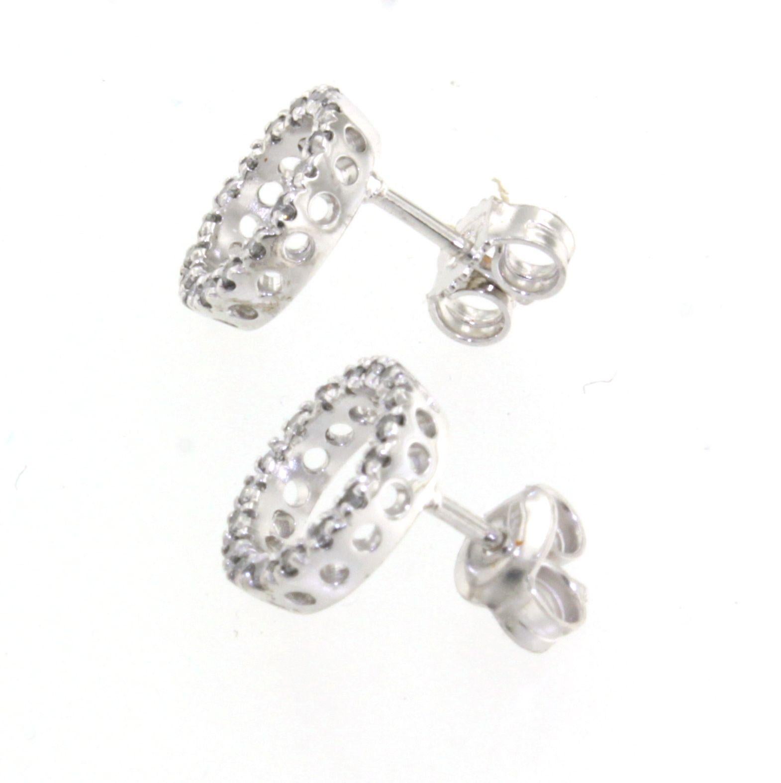 Handemade in Italy by Stanoppi Jewellery since 1948 designed by the stylist Gisella for her new jewels of the spring-summer 2025 collection
The jewels made by the Stanoppi company are recognizable, worn they stand out for their elegance and