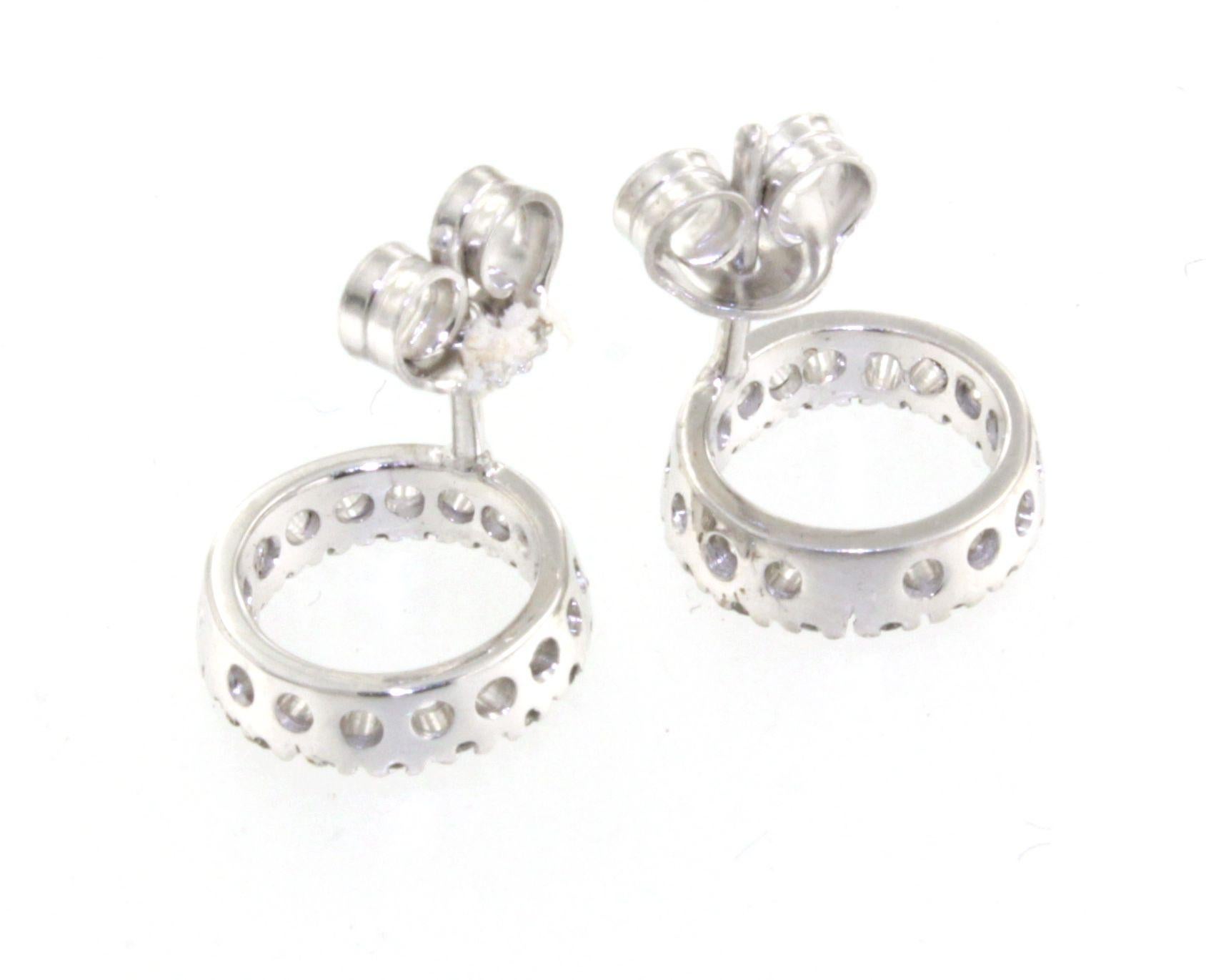 Brilliant Cut 18Kt White Gold Natural White Diamonds Fashion Classic Stud Earrings For Sale