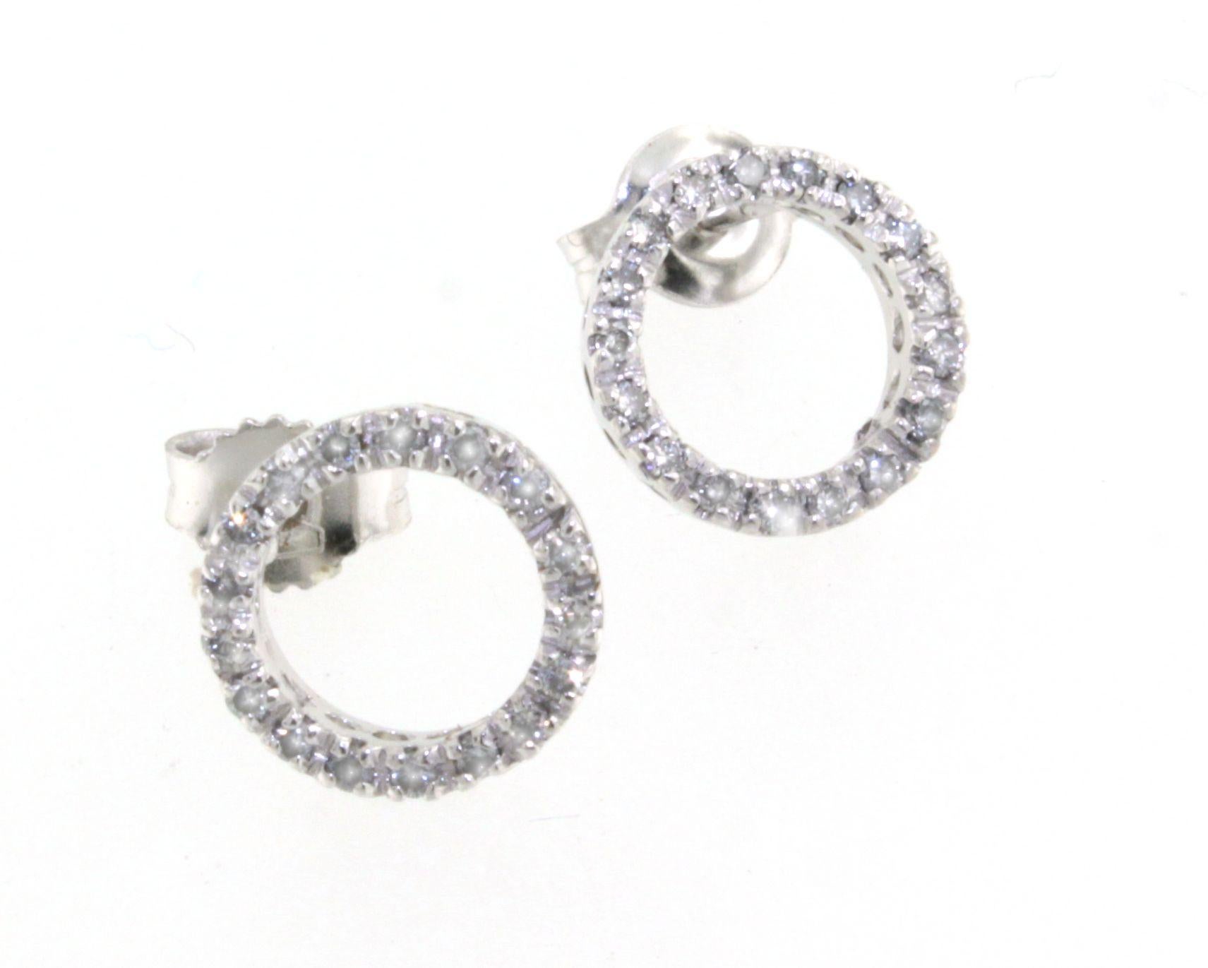 18Kt White Gold Natural White Diamonds Fashion Classic Stud Earrings For Sale 2