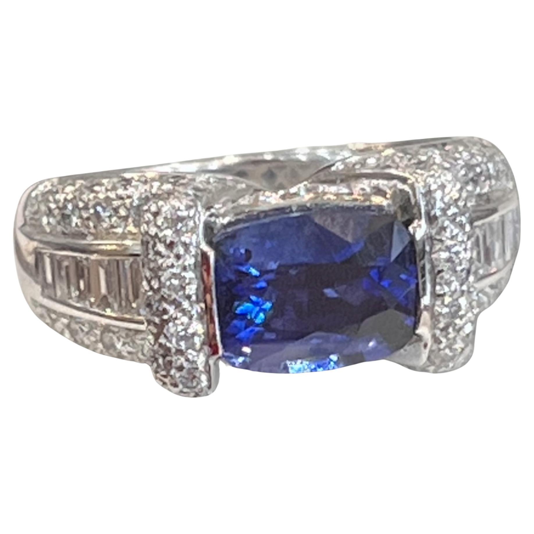 18kt White Gold No Hear Sapphire 2.86cts and Diamond Ring For Sale