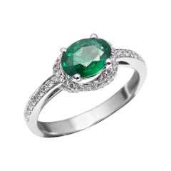 18kt White Gold Oval-Cut Emerald Ring in East-West Diamond Setting