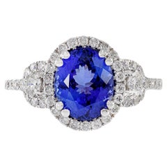 18KT White Gold Oval Cut Tanzanite And Diamond Ring