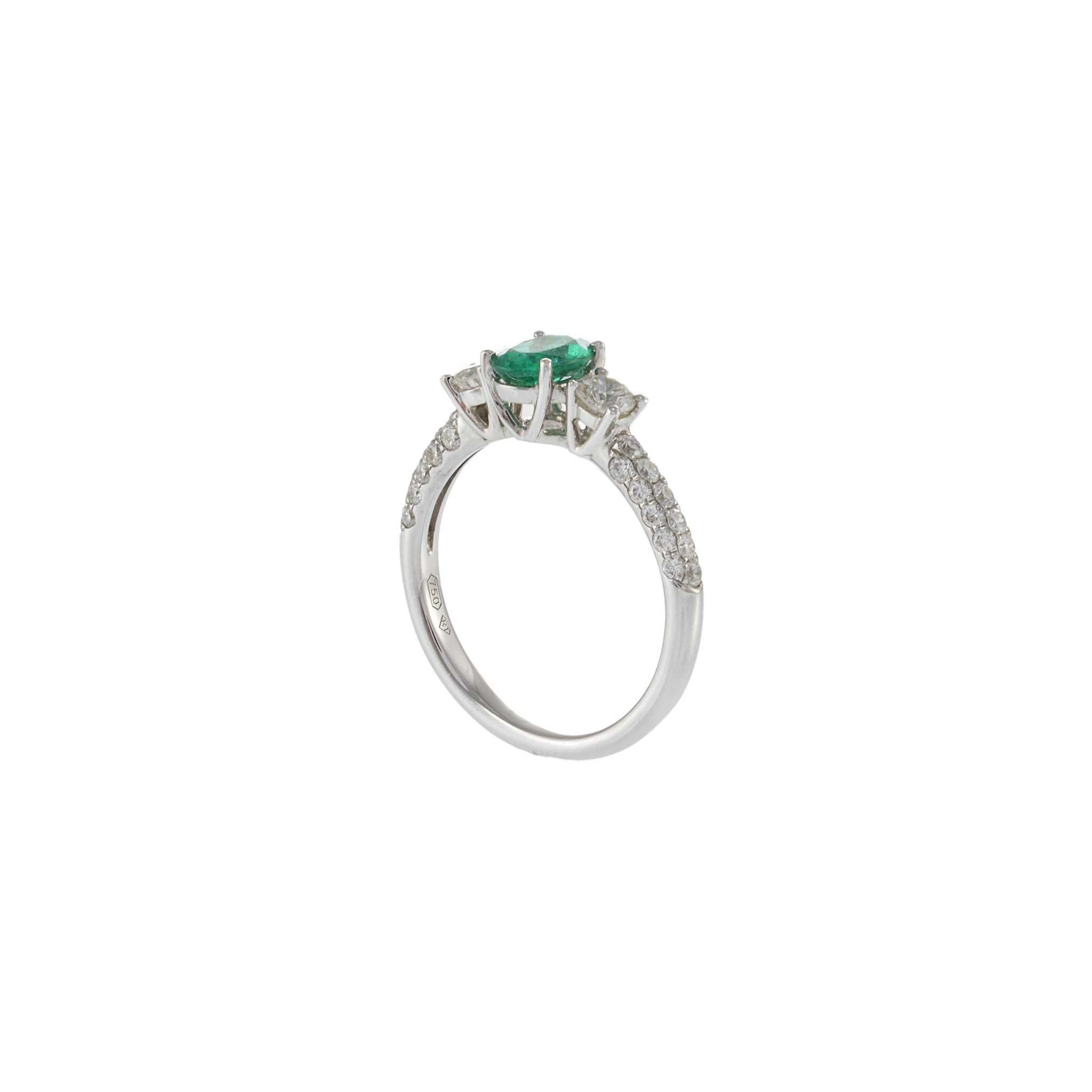 18KT White Gold Oval Emerald and Diamond Ring For Sale 2