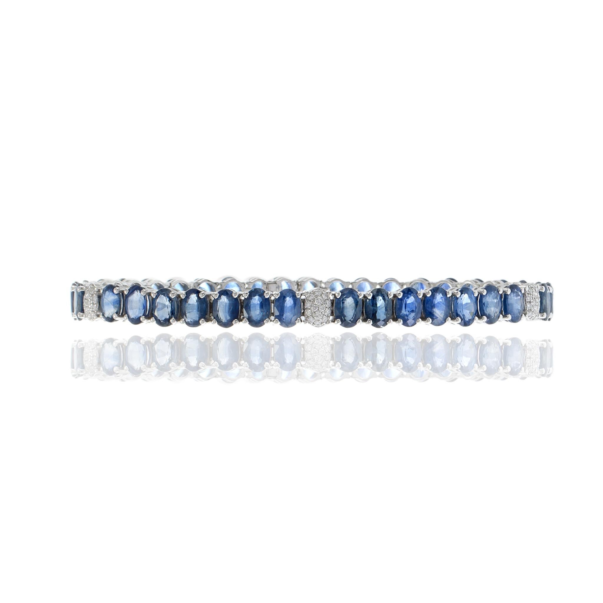 18KT White Gold Oval Sapphire And Diamond Bracelet In New Condition For Sale In New York, NY