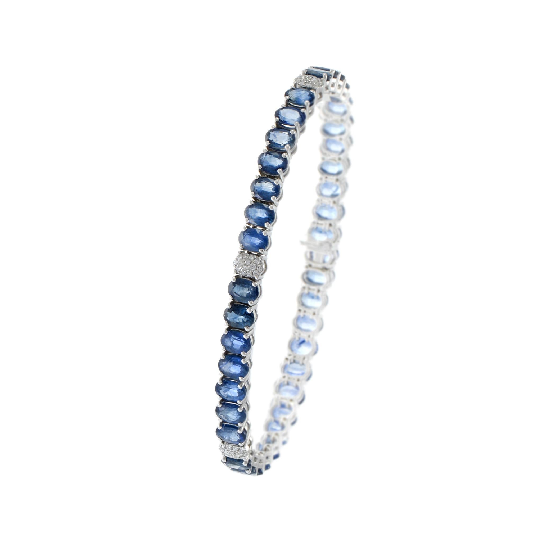 Women's 18KT White Gold Oval Sapphire And Diamond Bracelet For Sale