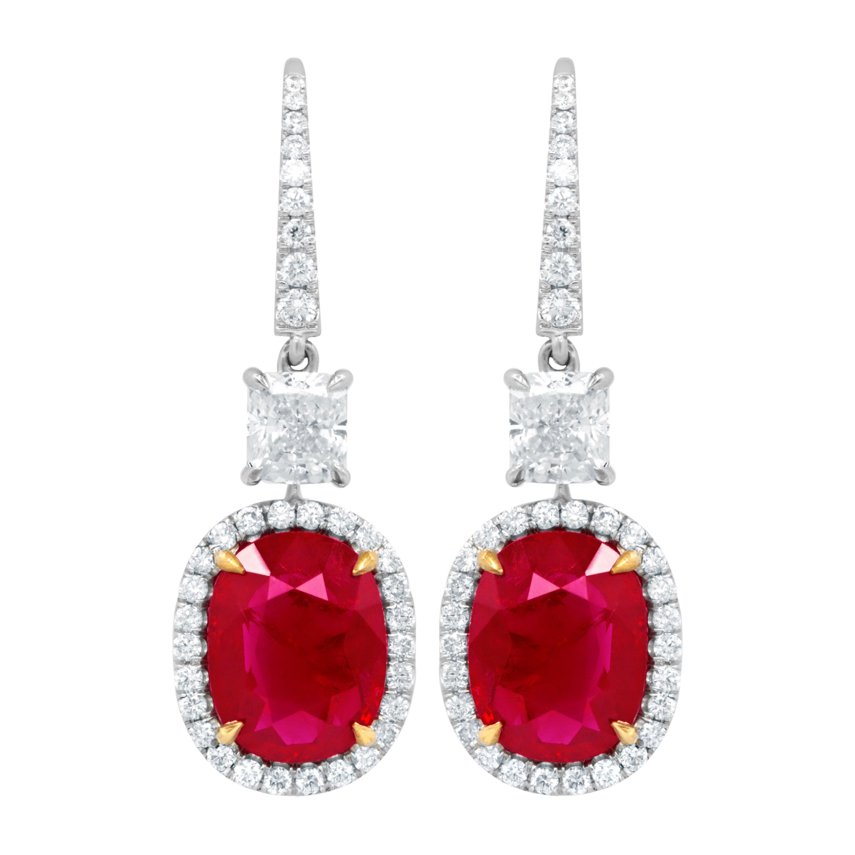 Diana M. Boucles d'oreilles en or blanc 18 carats avec rubis de forme ovale certifié GIA