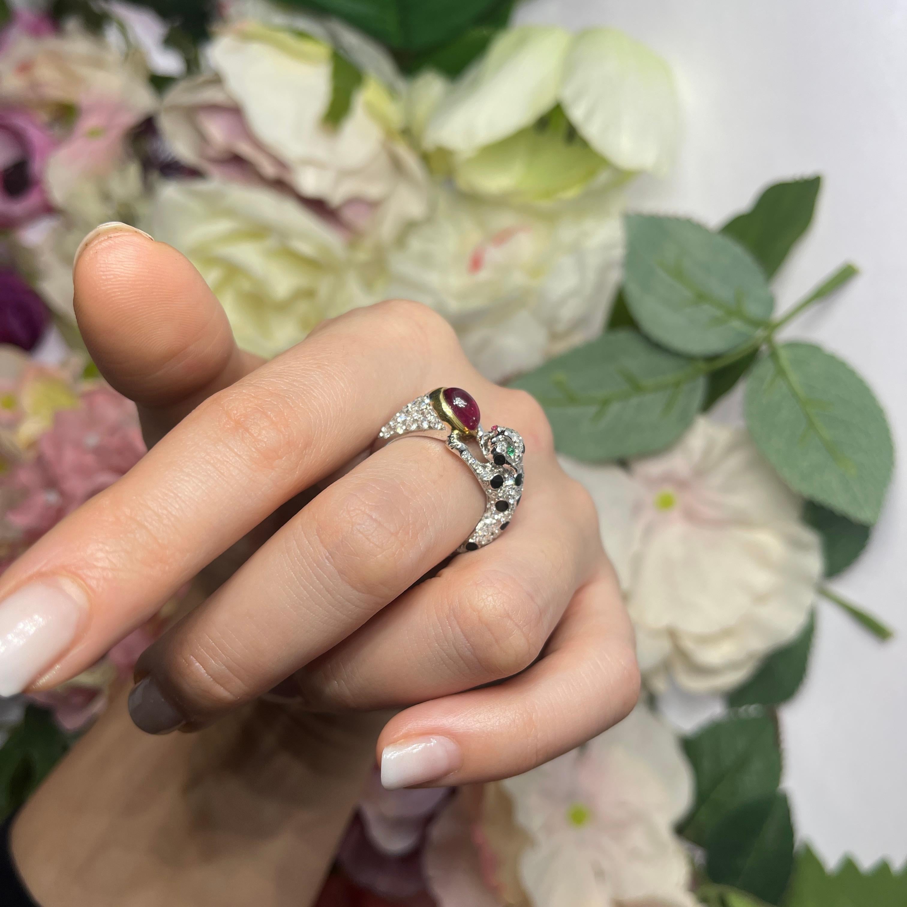18kt White Gold Panther Band Ring with Diamonds and Cabochon Ruby For Sale 5